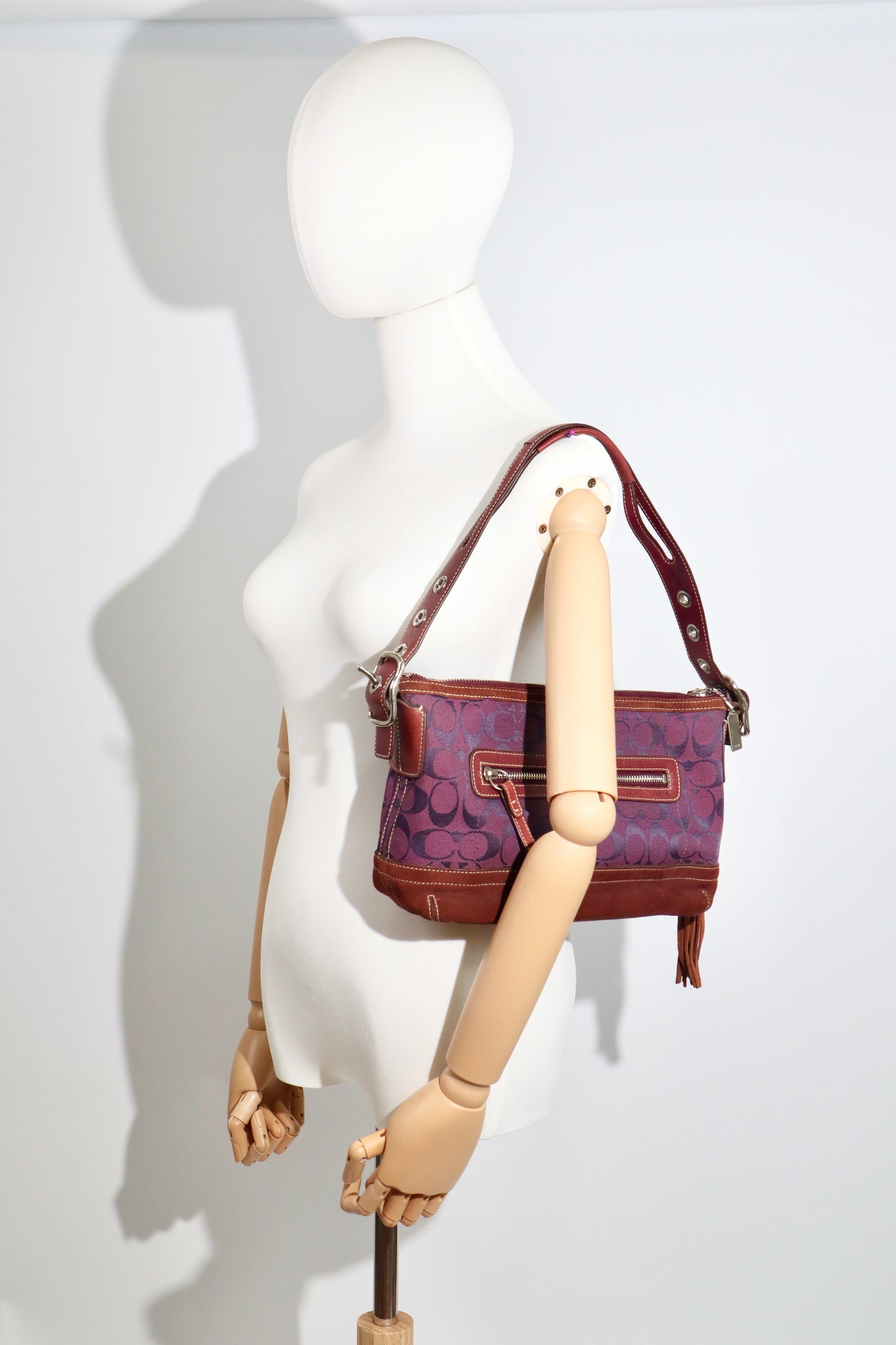 Coach 2004 Vintage Bucket Shoulder Bag in Plum - Girl Seazon