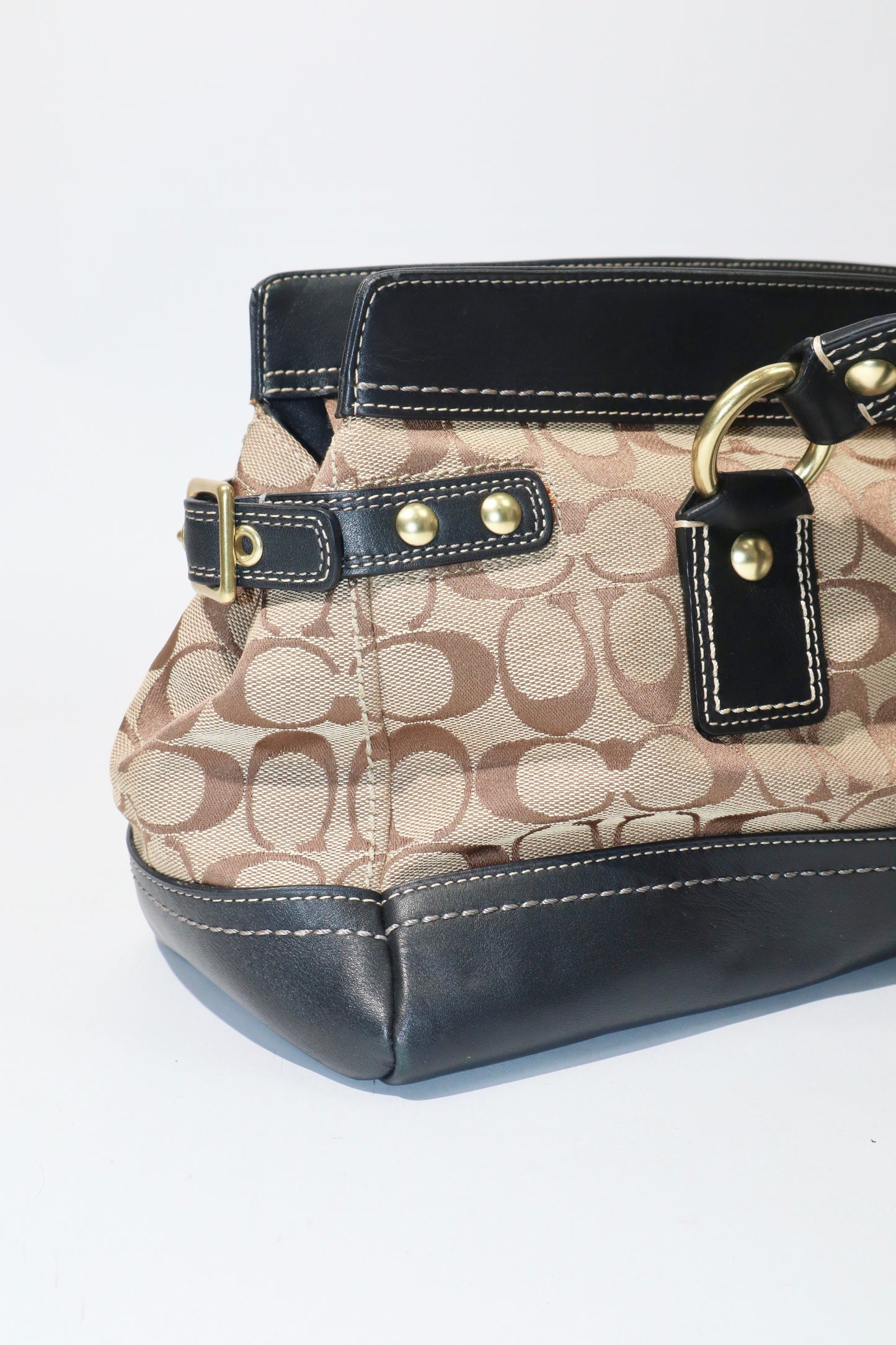 Coach Vintage 2002 Leather Satchel Gardenia handbag interior with satin lining and pocket