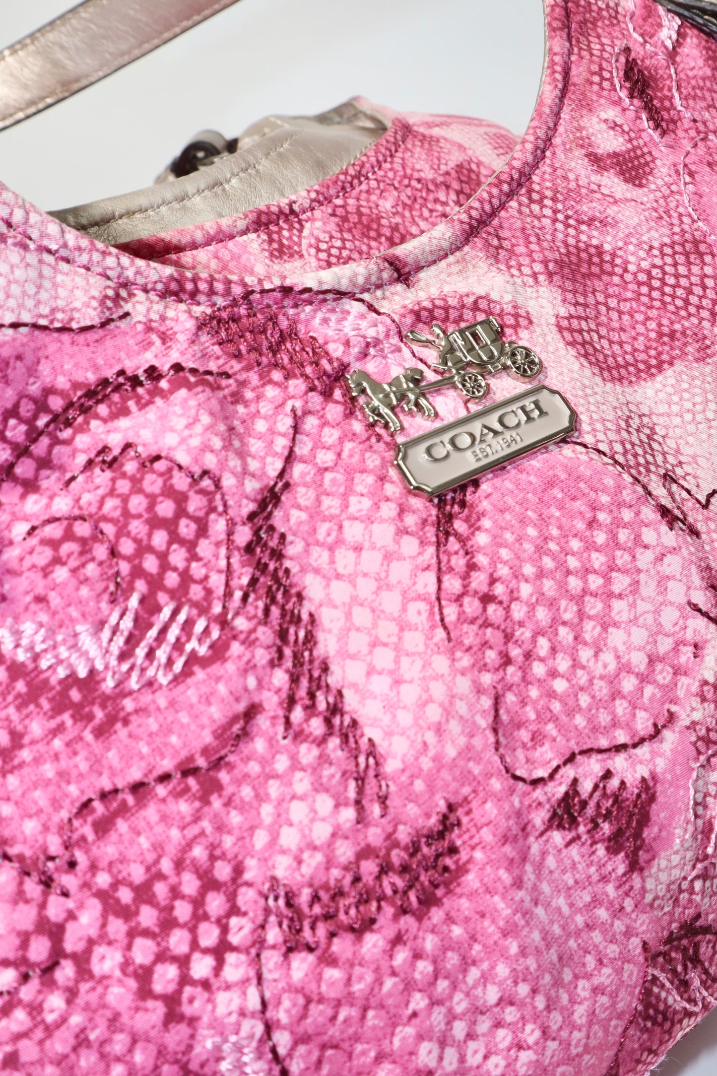 Vintage Coach 2002 Pink Floral Fabric Maggie Shoulder Bag - Girl Seazon