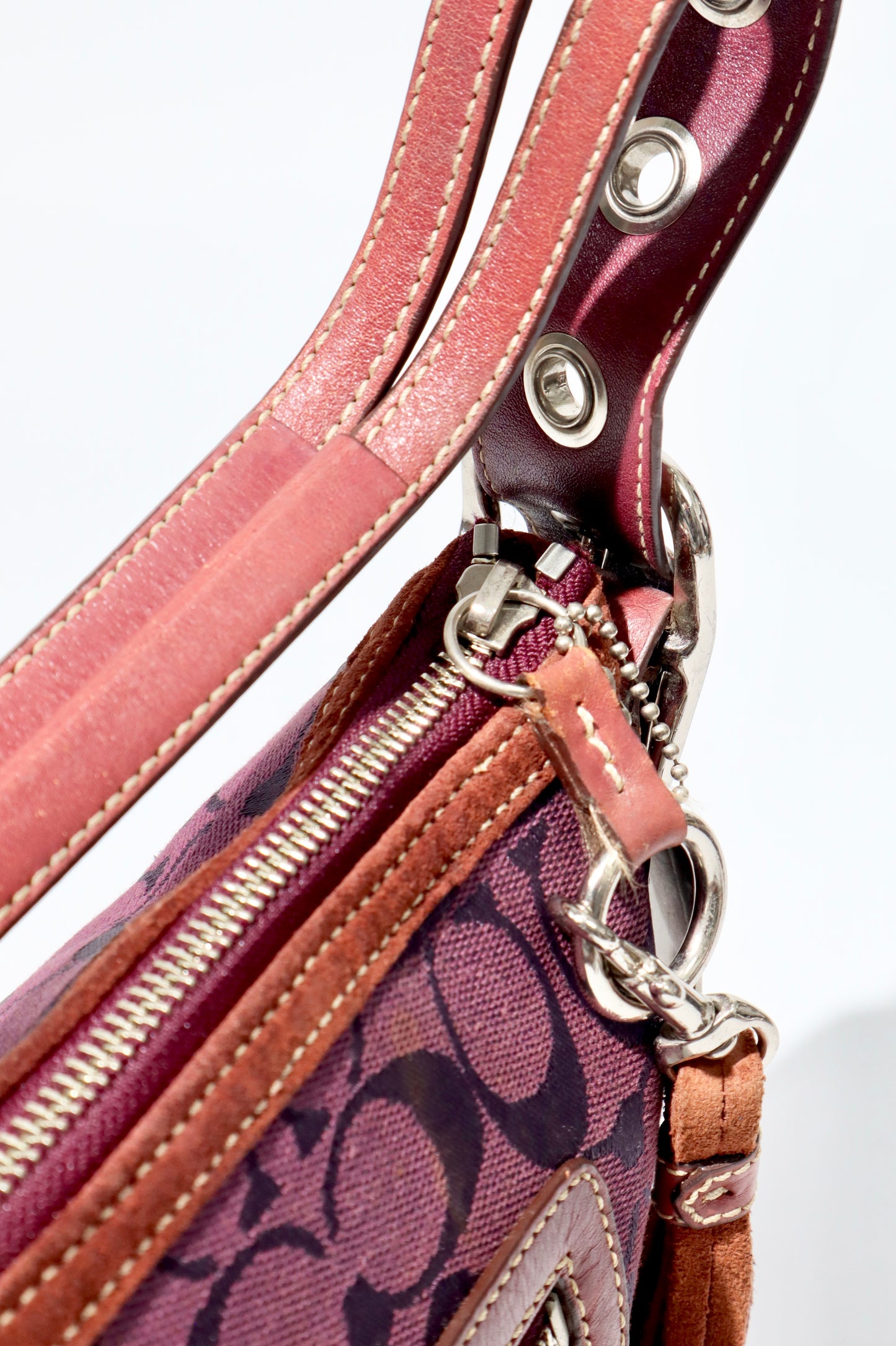 Coach 2004 Vintage Bucket Shoulder Bag in Plum - Girl Seazon