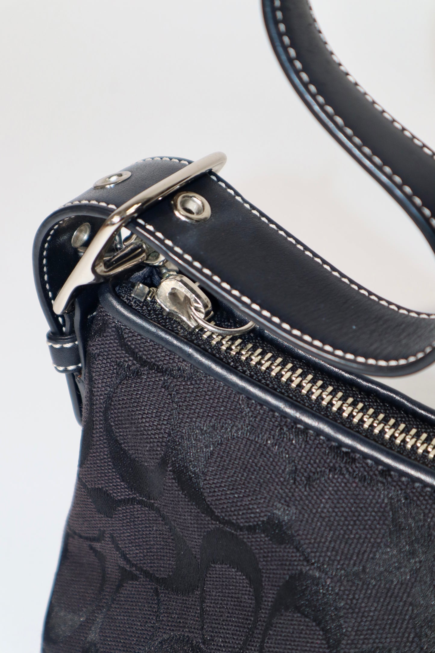 Coach Vintage 2004 Baguette Shoulder Bag in Black - 8K01