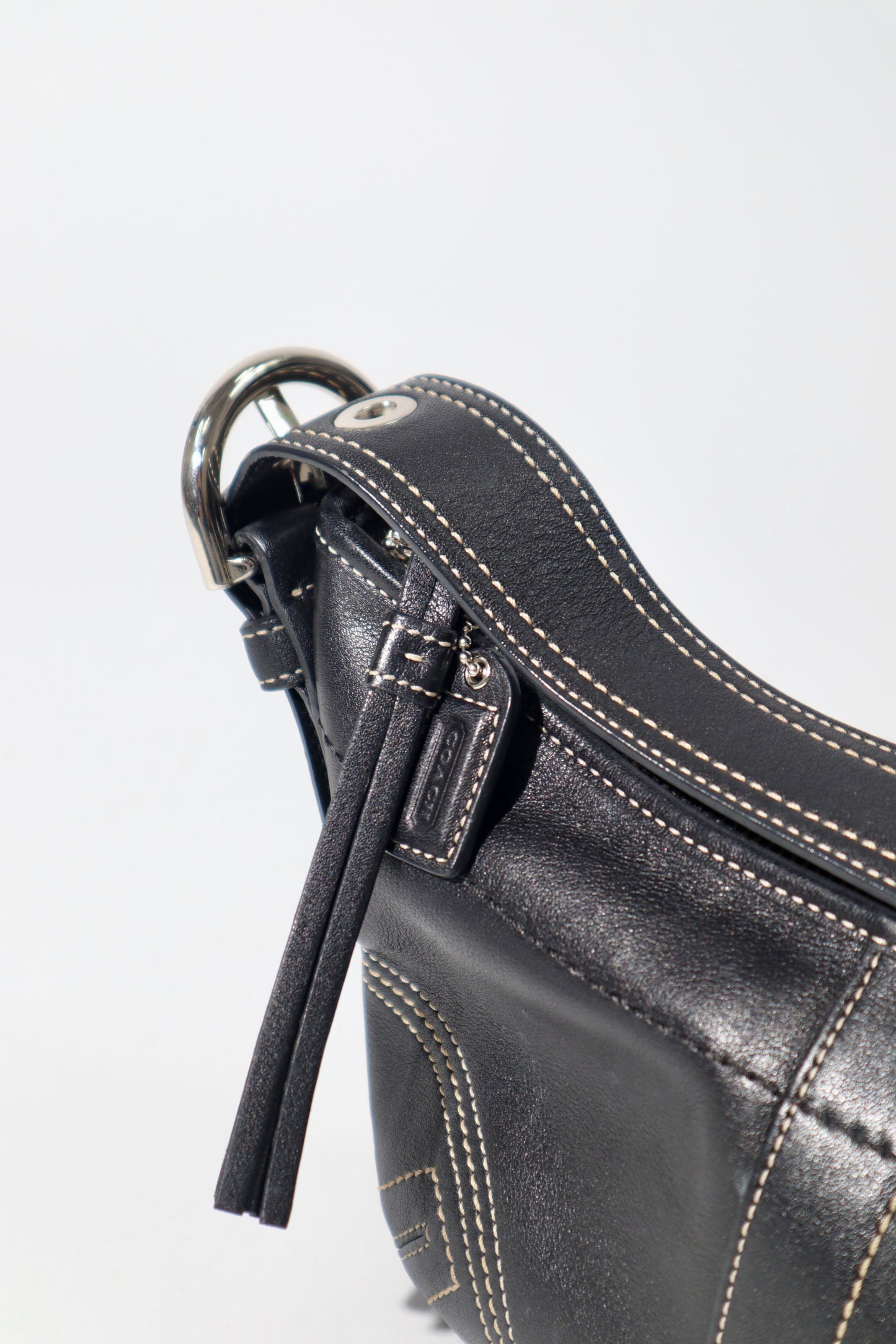 Vintage Coach Mini Shoulder Bag in Black Leather - 8A01