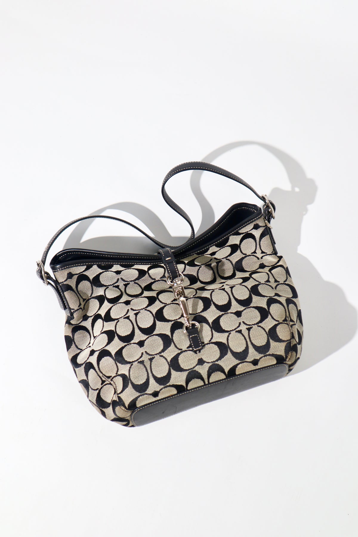 Vintage Coach Signature Hamptons Hobo Shoulder Bag (style 6845)
