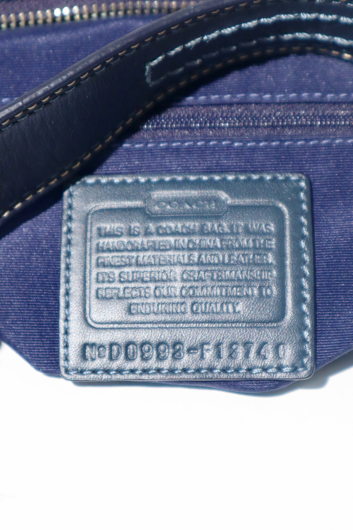 Coach Signature Canvas Schultertasche in Navy – F13740