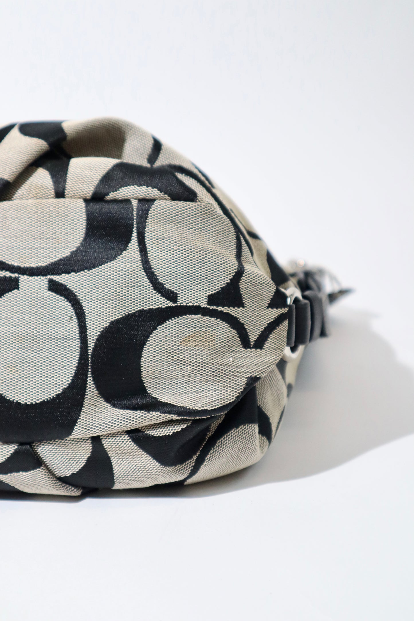 Coach Signature Canvas Large Crossbody Bag in Black/Grey (F15067)