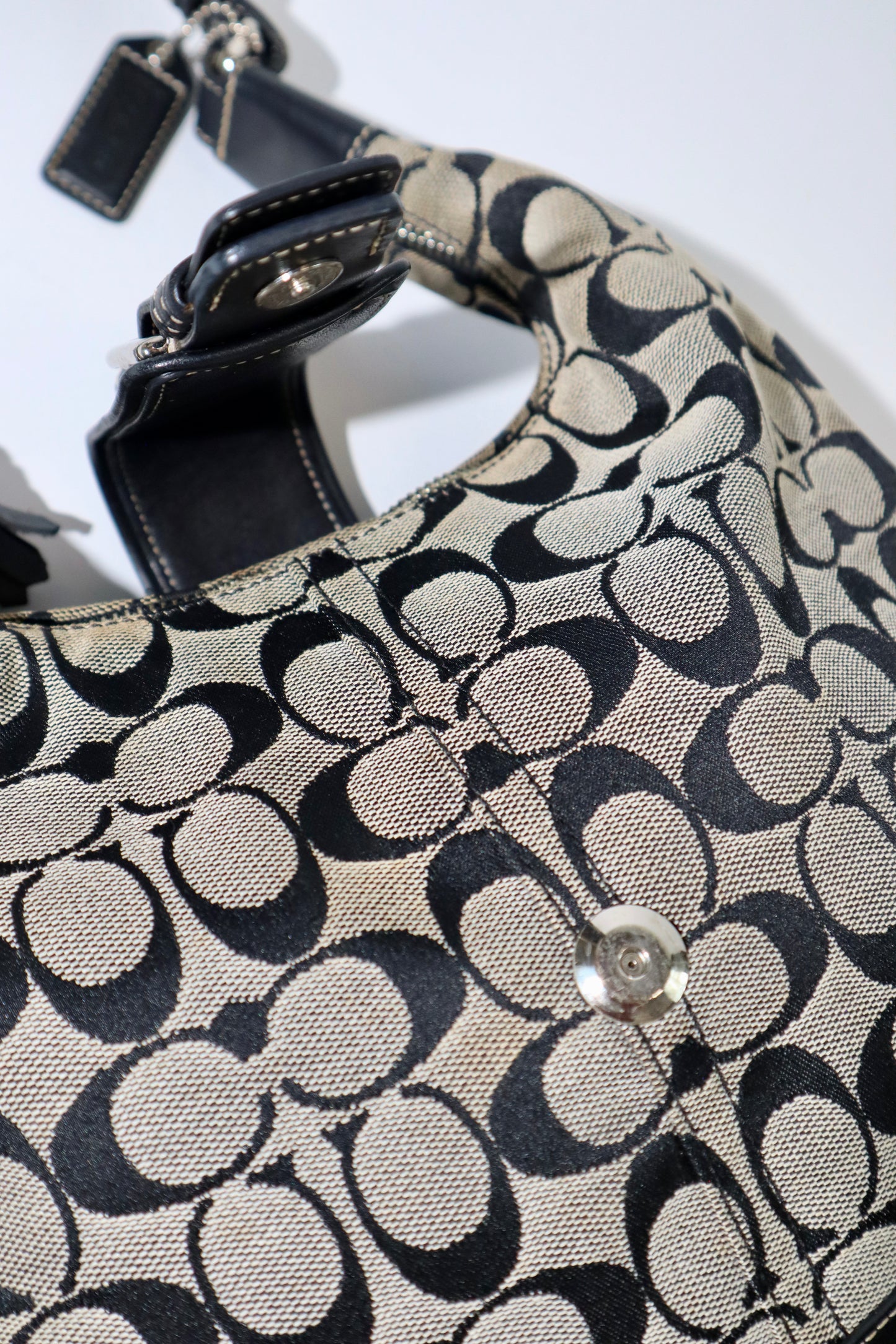 Vintage Coach Soho Shoulder Bag – Black/Grey – Style 6824