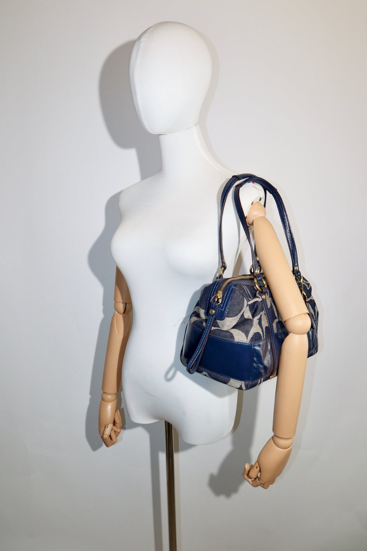 Vintage Coach 12551 Denim Signature Boston Shoulder Bag – Blue Denim & Leather