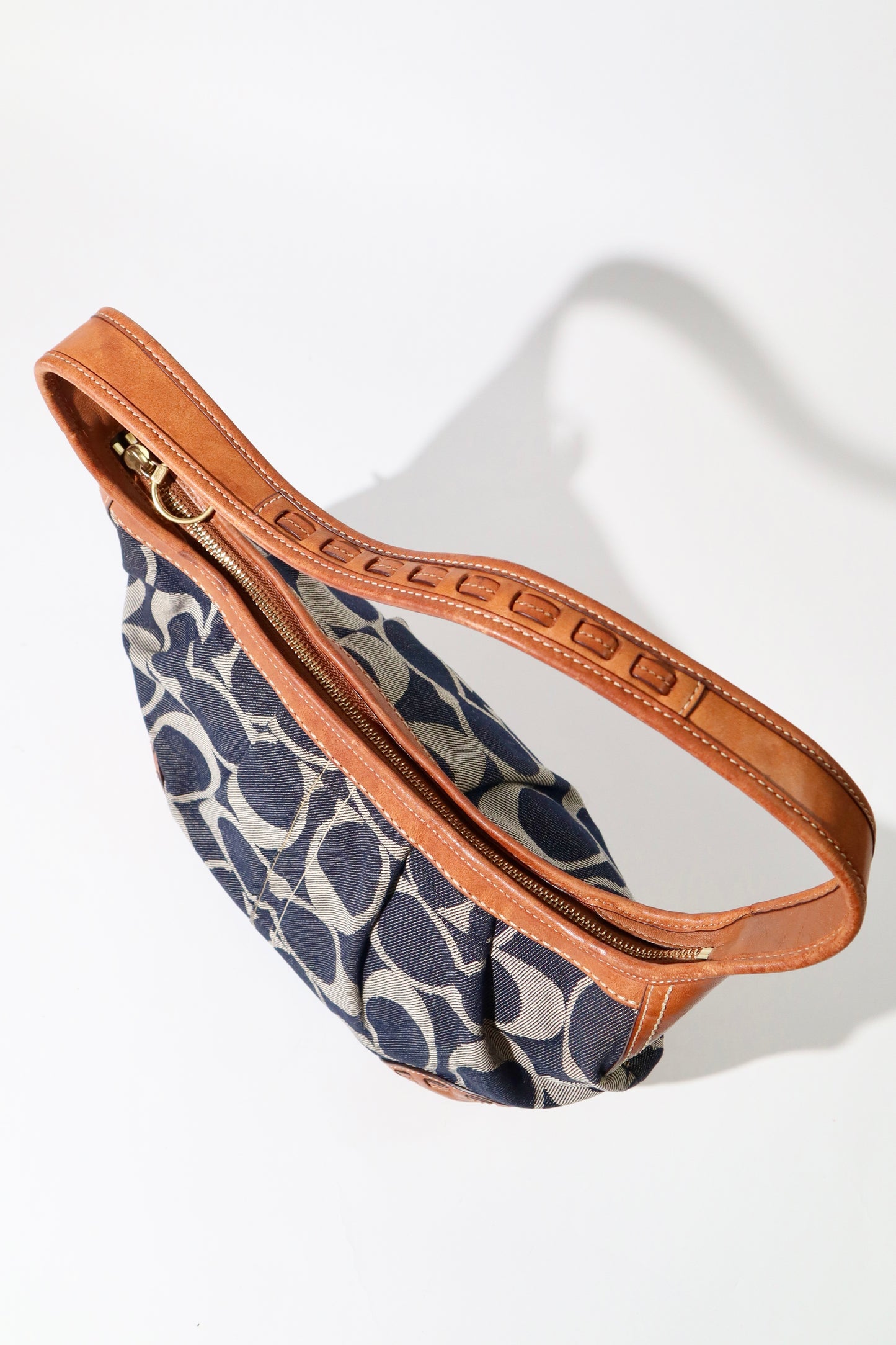 Coach Ergo aus Monogram Denim mit braunen Lederbesätzen – 12750