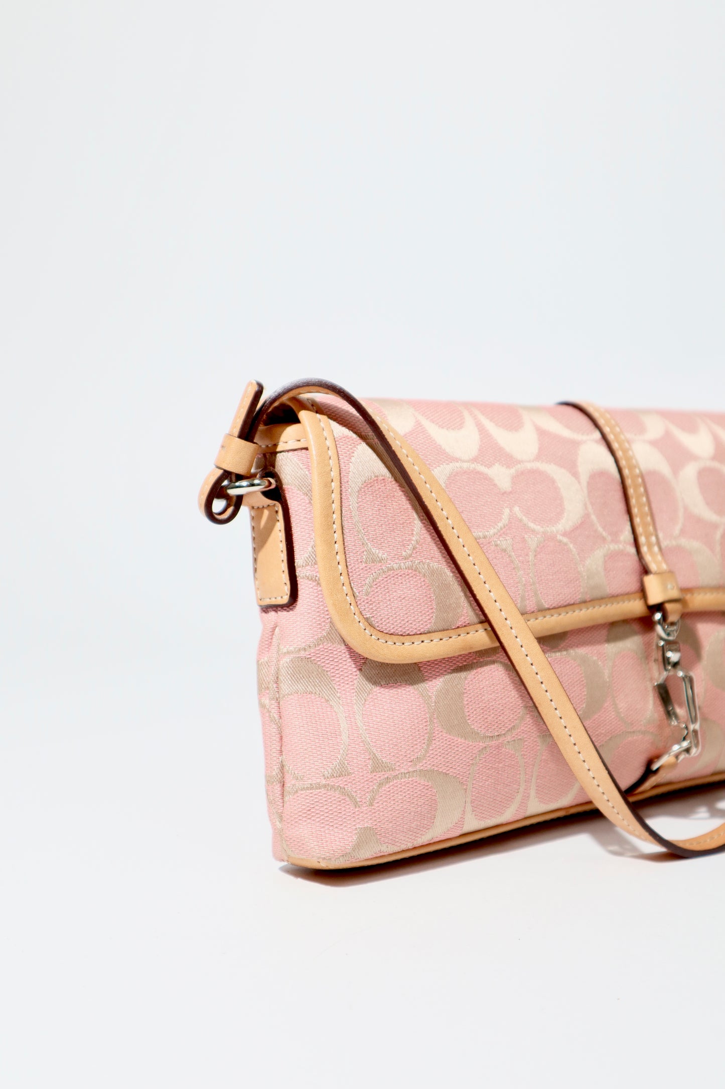 Vintage Coach 2002 Hampton Clip Demi Shoulder Bag in Peach side view