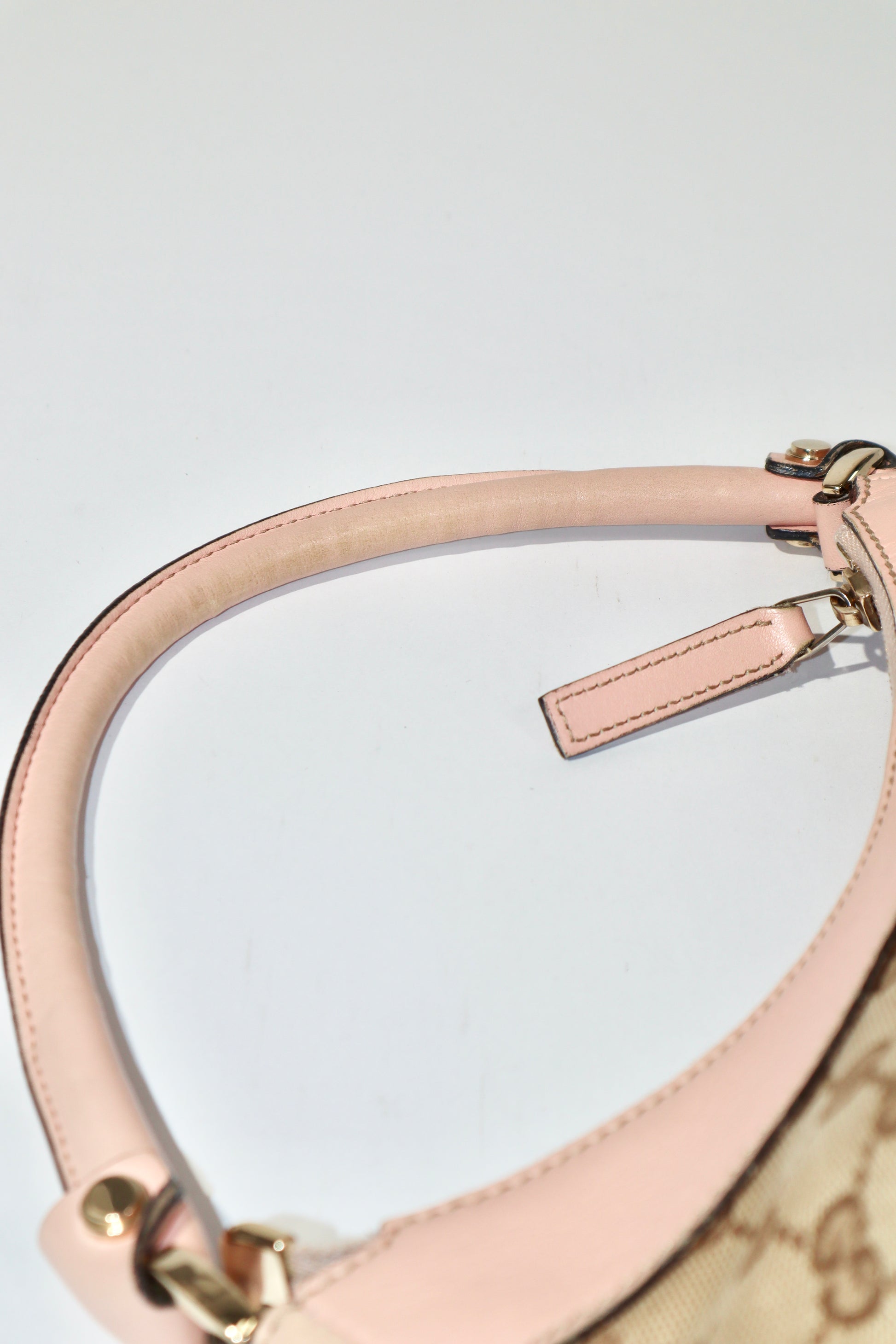 Vintage Gucci GG Abbey D Ring Shoulder Bag in Baby Pink - Girl Seazon
