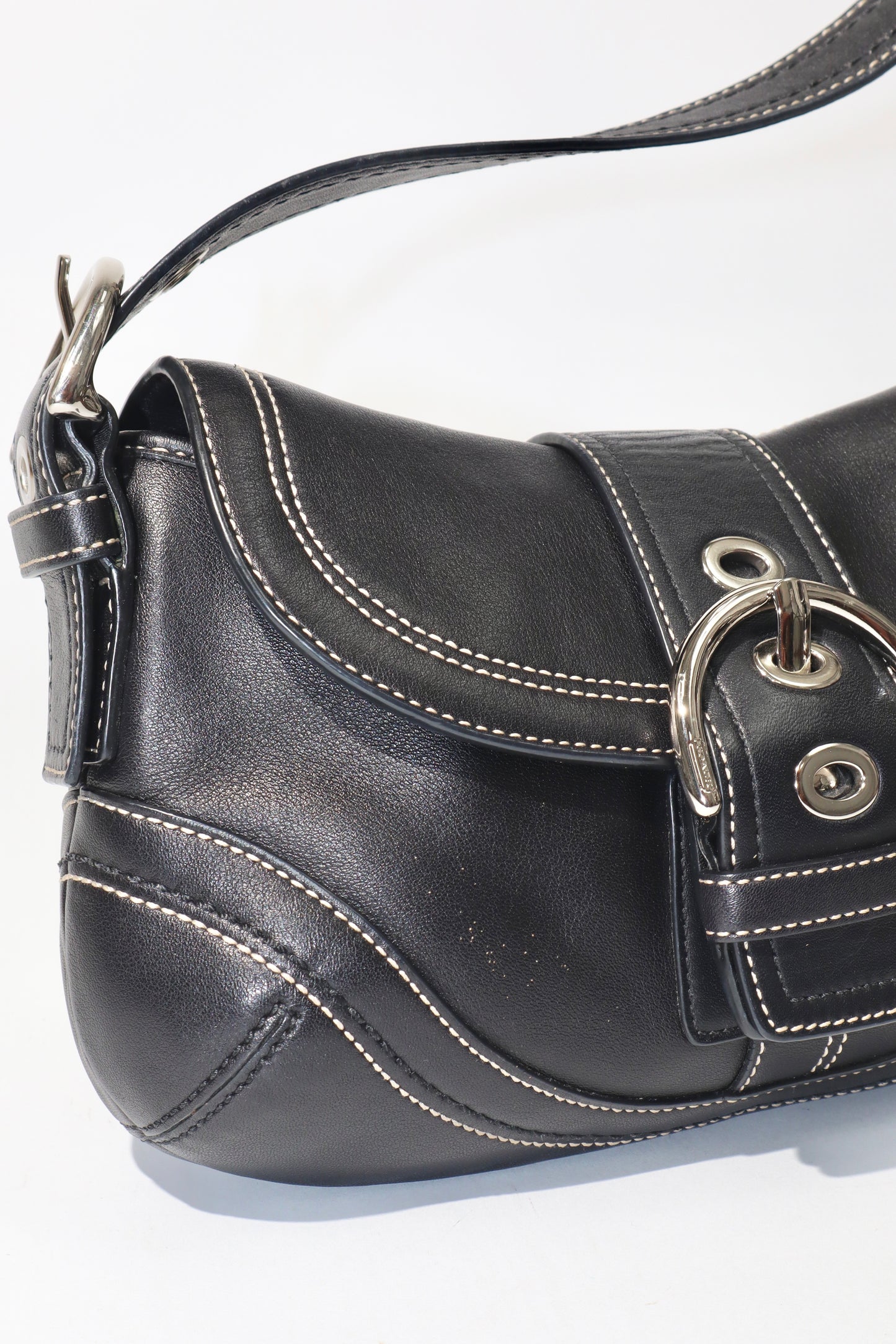 Coach 2008 Vintage Y2K Soho Leather Belt Shoulder Bag in Black Leather - Girl Seazon