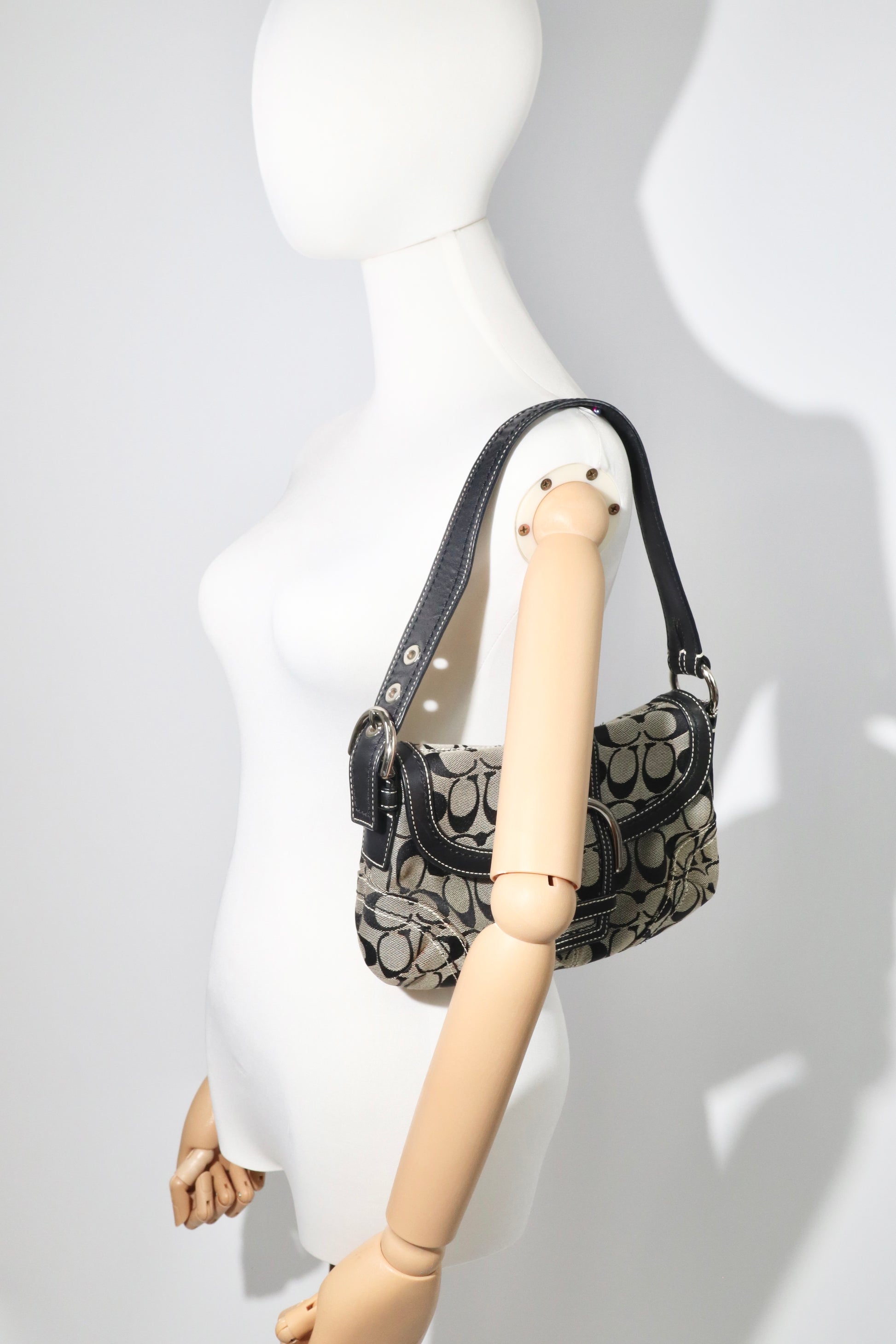 Coach Vintage 2006 Soho Belt Shoulder Bag in Canvas Black/Grey - Girl Seazon