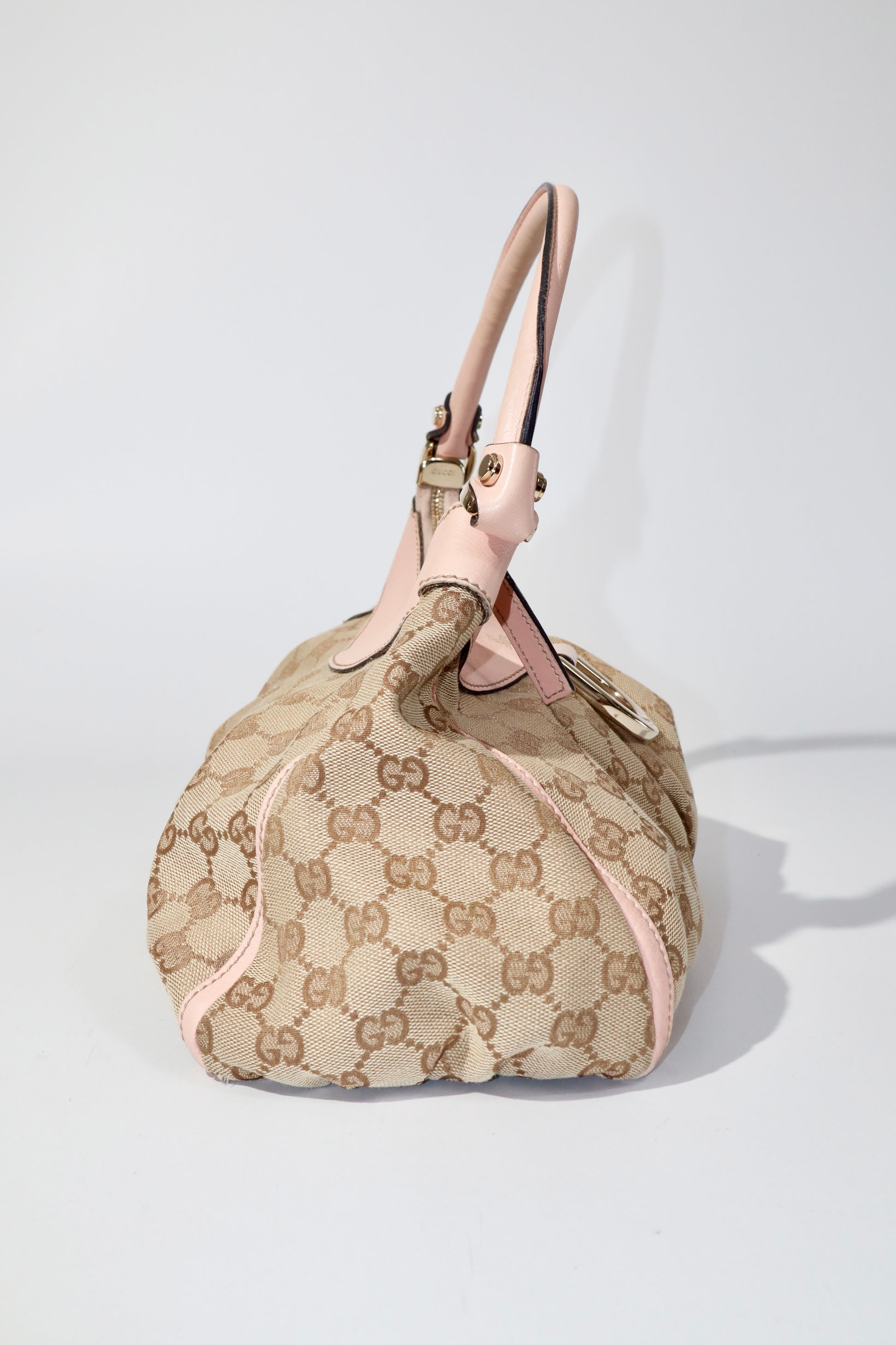 Vintage Gucci GG Abbey D Ring Shoulder Bag in Baby Pink - Girl Seazon