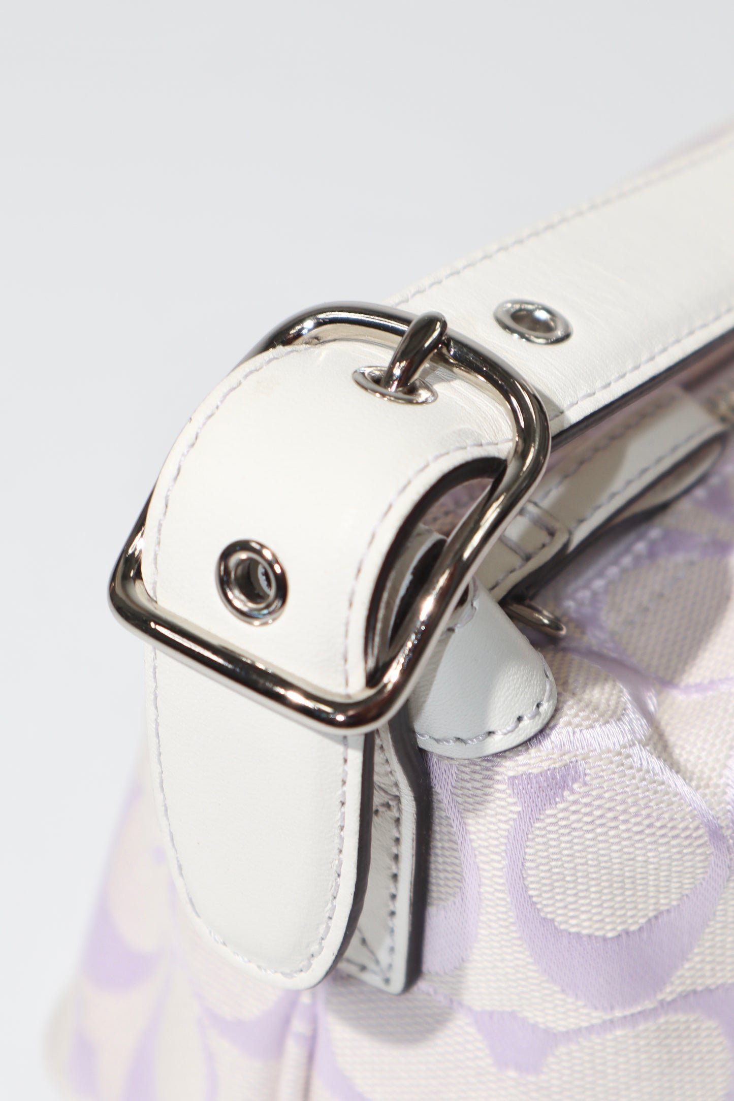 Vintage Coach Rare 2006 Mini Pouch Shoulder Bag in Lilac - Girl Seazon