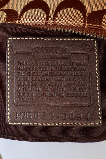 Coach 2006 Vintage Nolita Pouch in Braun – 6094