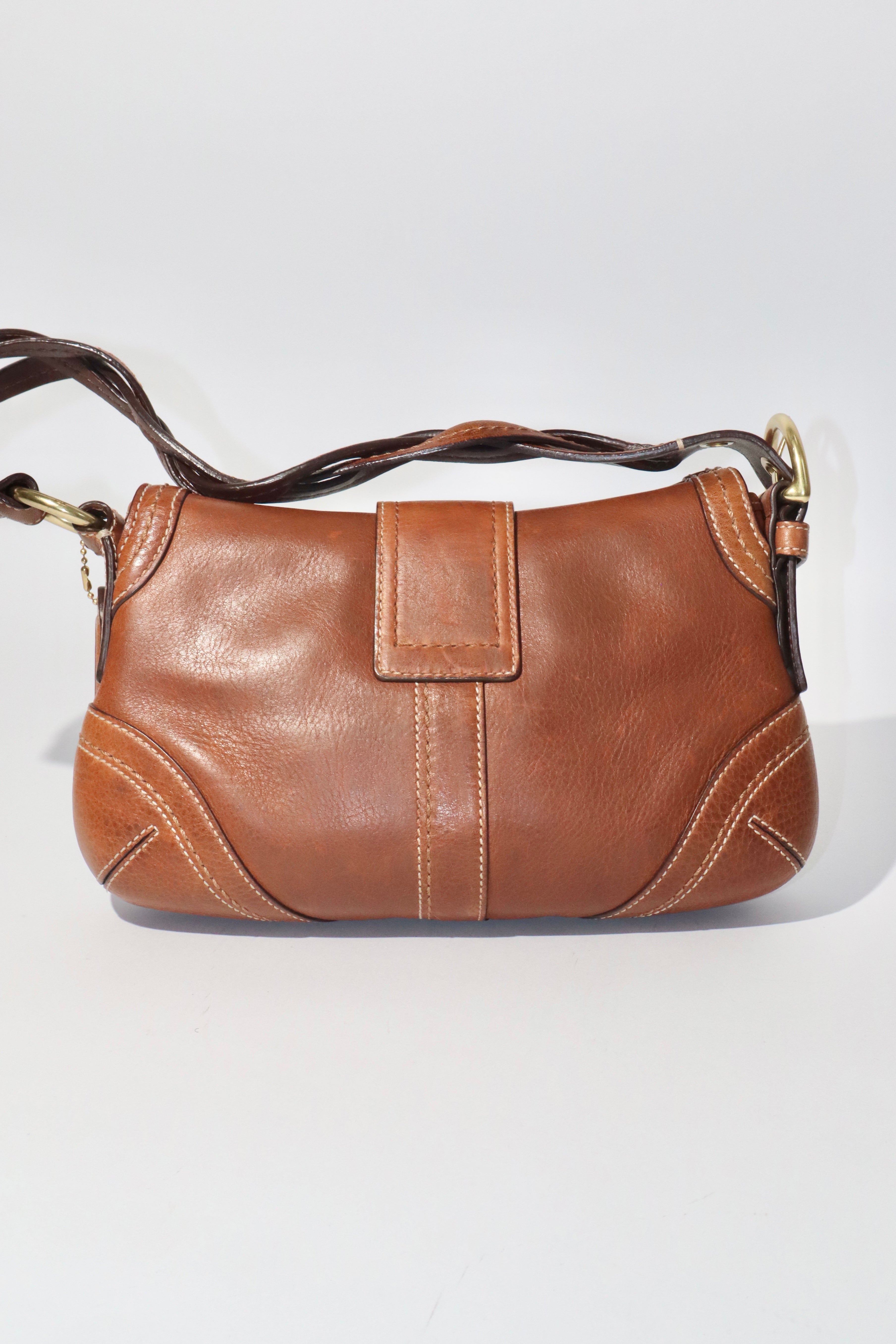バッグ OLD COACH Soho brown Leather Handbag Coach Vintage 2006 Leather Soho Belt Shoulder Bag in Brown
