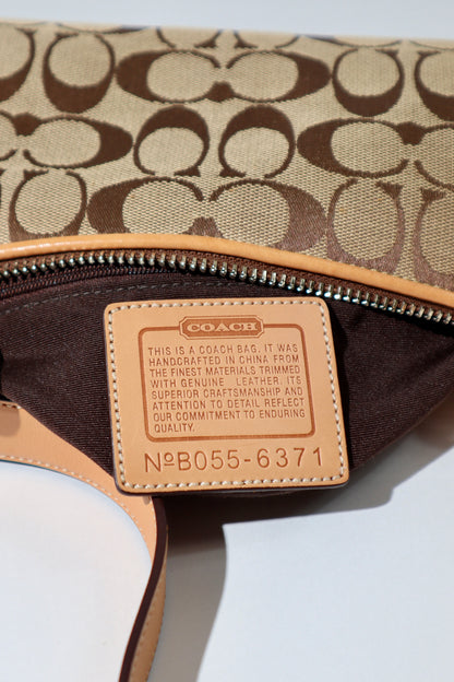 Coach Vintage 2005 Baguette Shoulder Bag in Classic Brown