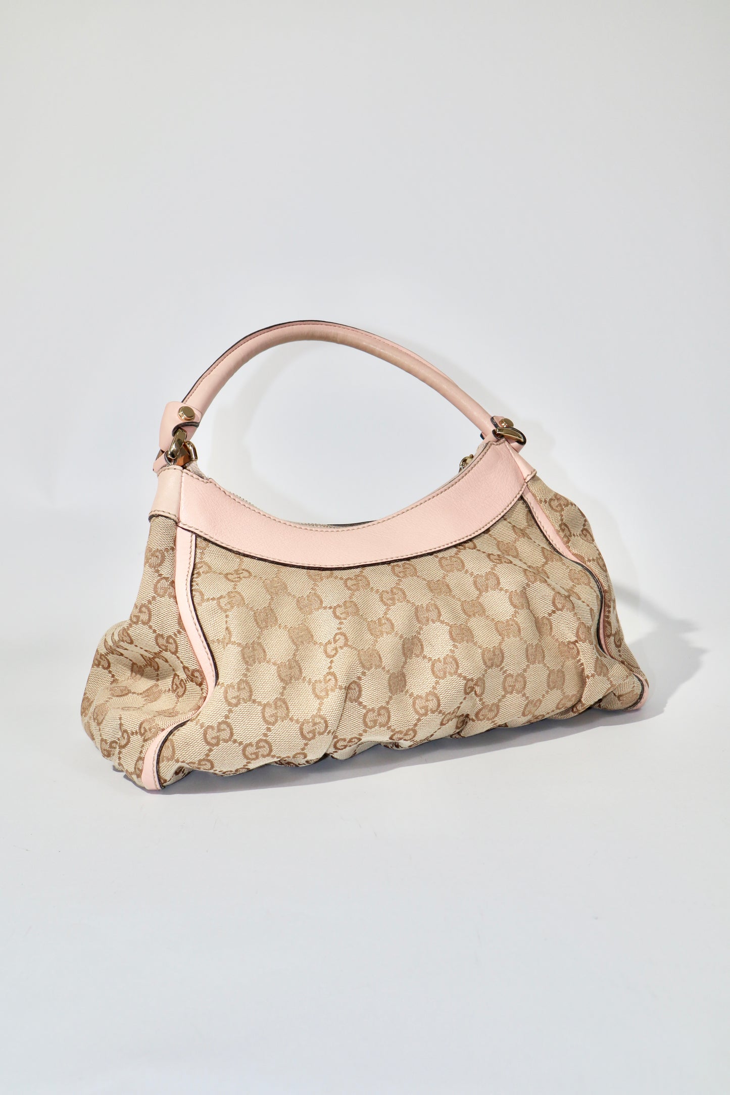 Vintage Gucci GG Abbey D Ring Shoulder Bag in Baby Pink - Girl Seazon
