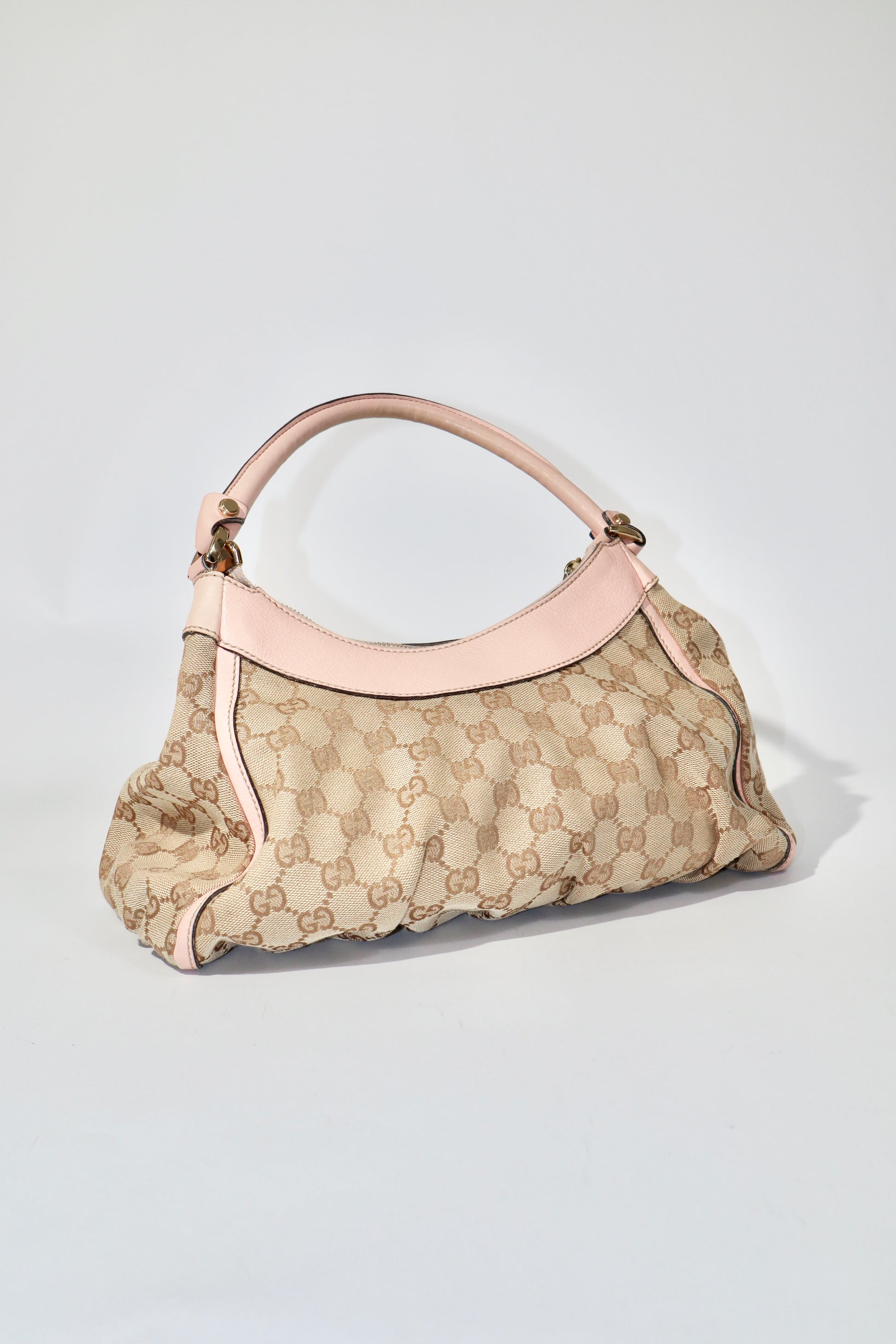 Vintage Gucci GG Abbey D Ring Shoulder Bag in Baby Pink - Girl Seazon