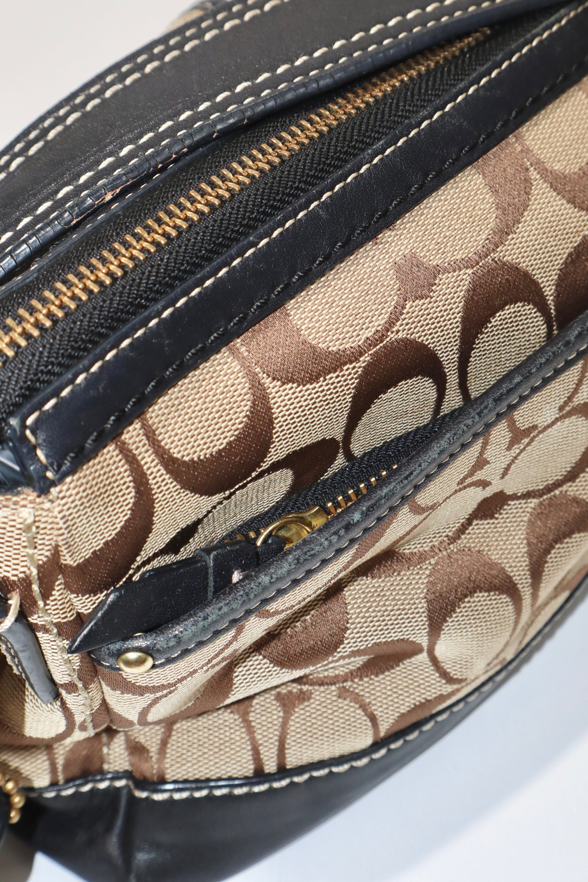 Coach Vintage Leather Satchel Gardenia in Brown & Black - Girl Seazon