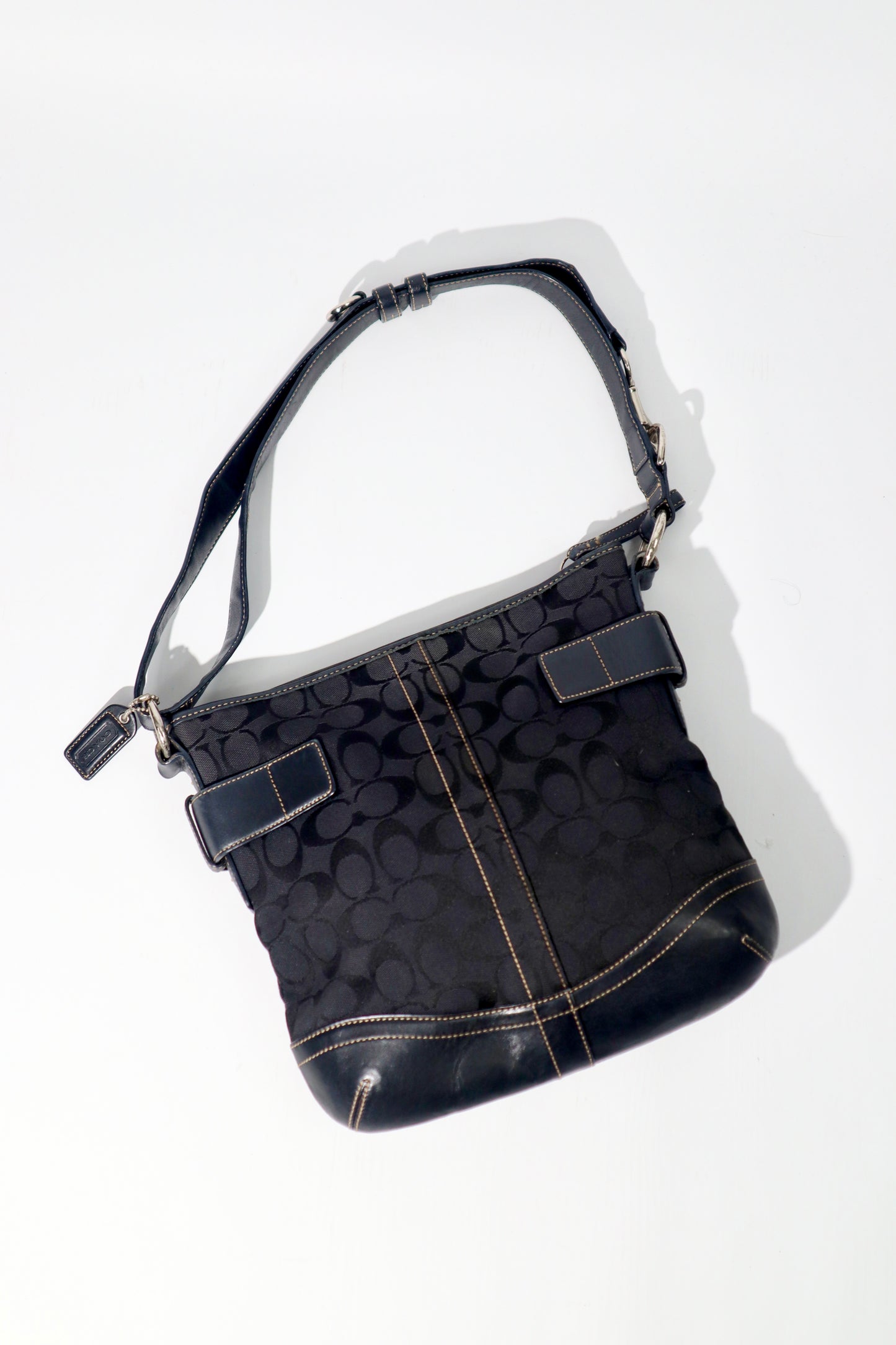 Vintage Authentic Coach Soho Signature Slim Jacquard Shoulder Bag in Black