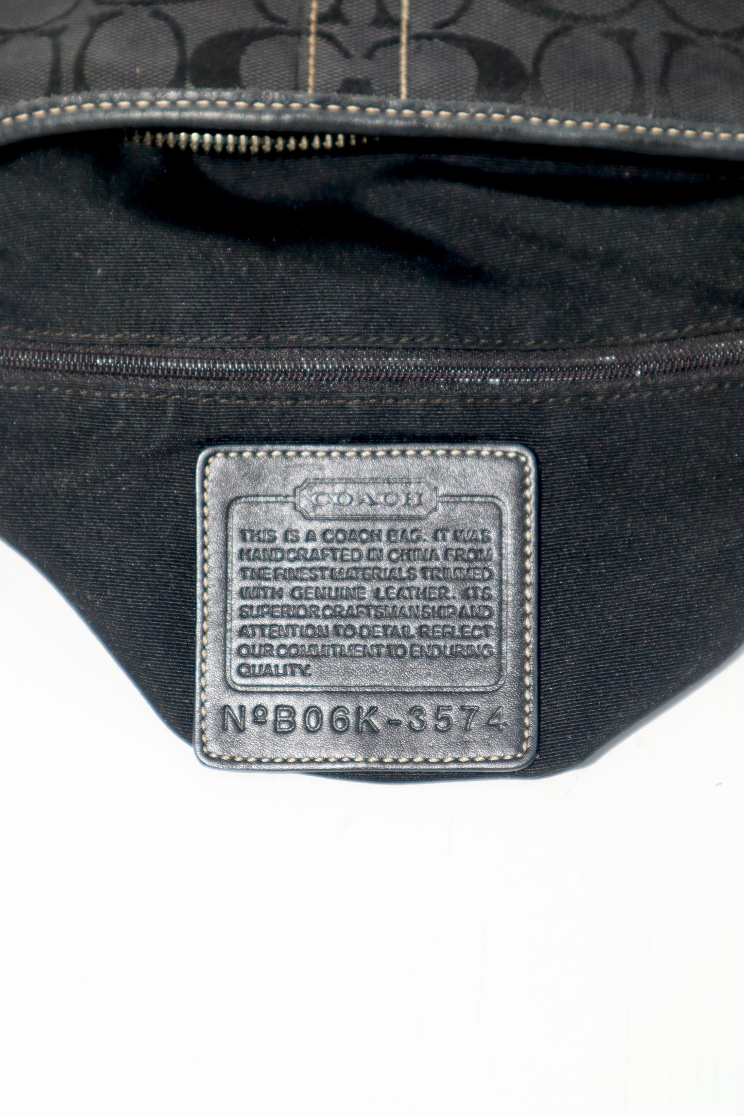 Vintage Authentic Coach Soho Signature Slim Jacquard Shoulder Bag in Black