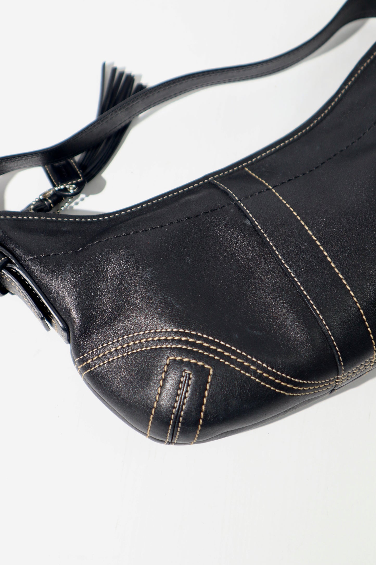 Vintage Coach Mini Shoulder Bag in Black Leather - 8A01