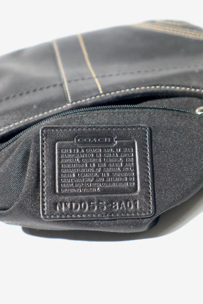 Vintage Coach Mini Shoulder Bag in Black Leather - 8A01