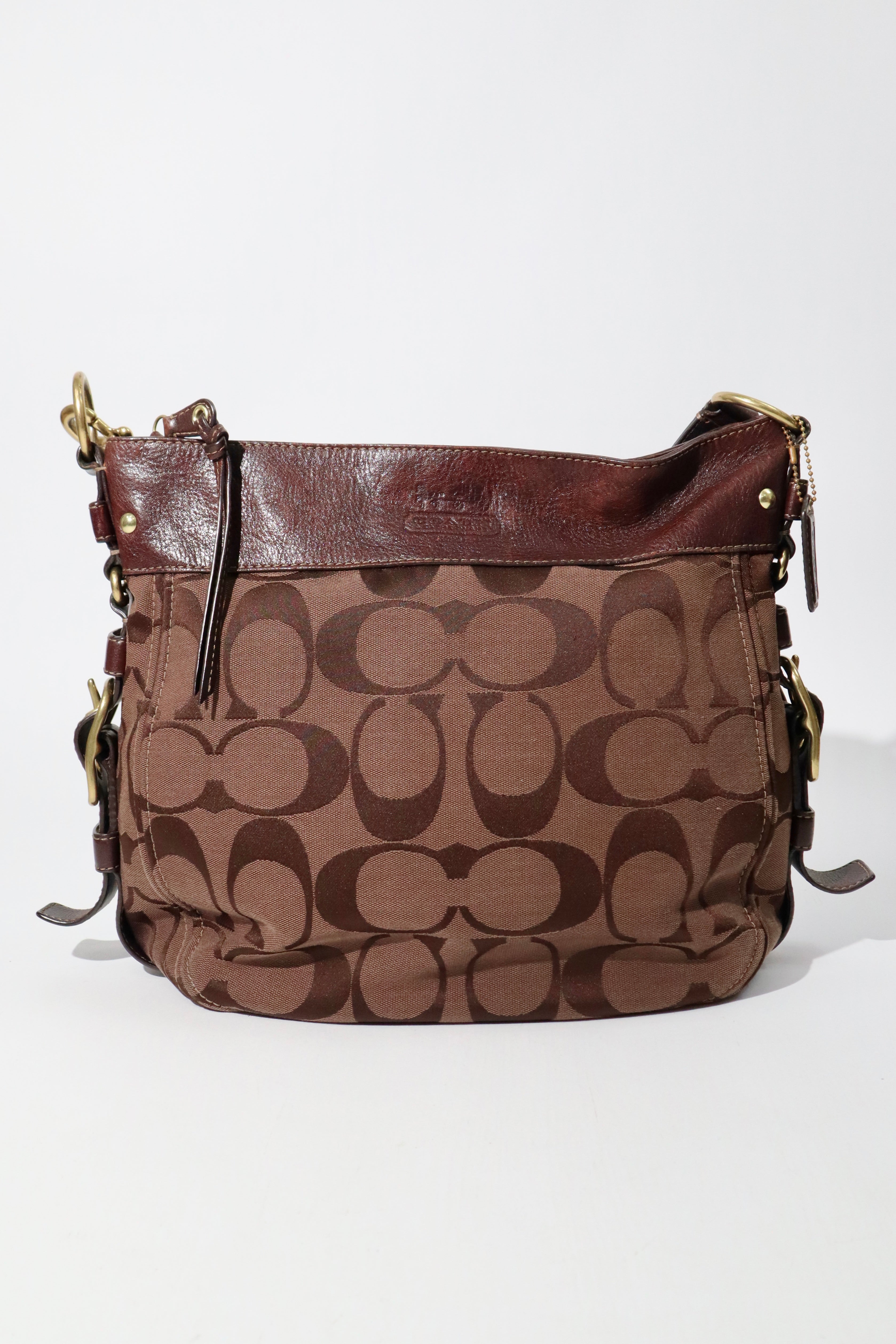 ショルダーバッグ 00s y2k COACH shoulder bag halfmoon hobo Coach Vintage 2003 Y2K Soho Half Moon Shoulder Bag in Navy & Brown