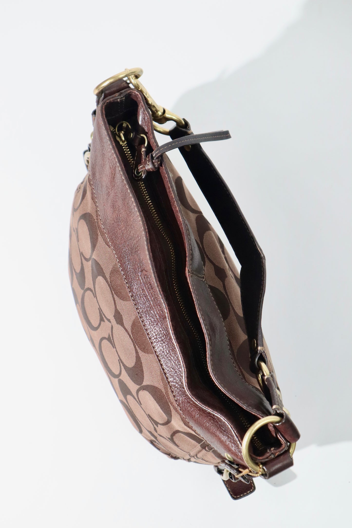 Vintage Coach Shoulder Bag in Chocolate Brown - 12674 (Large)