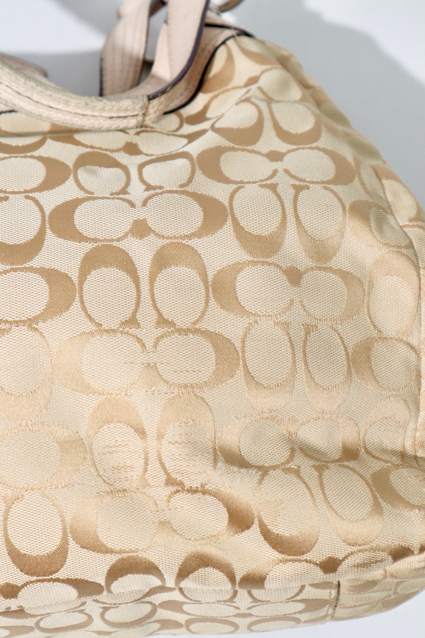 Vintage Coach Soho Large Shoulder Bag in Beige & Pink (F17408)