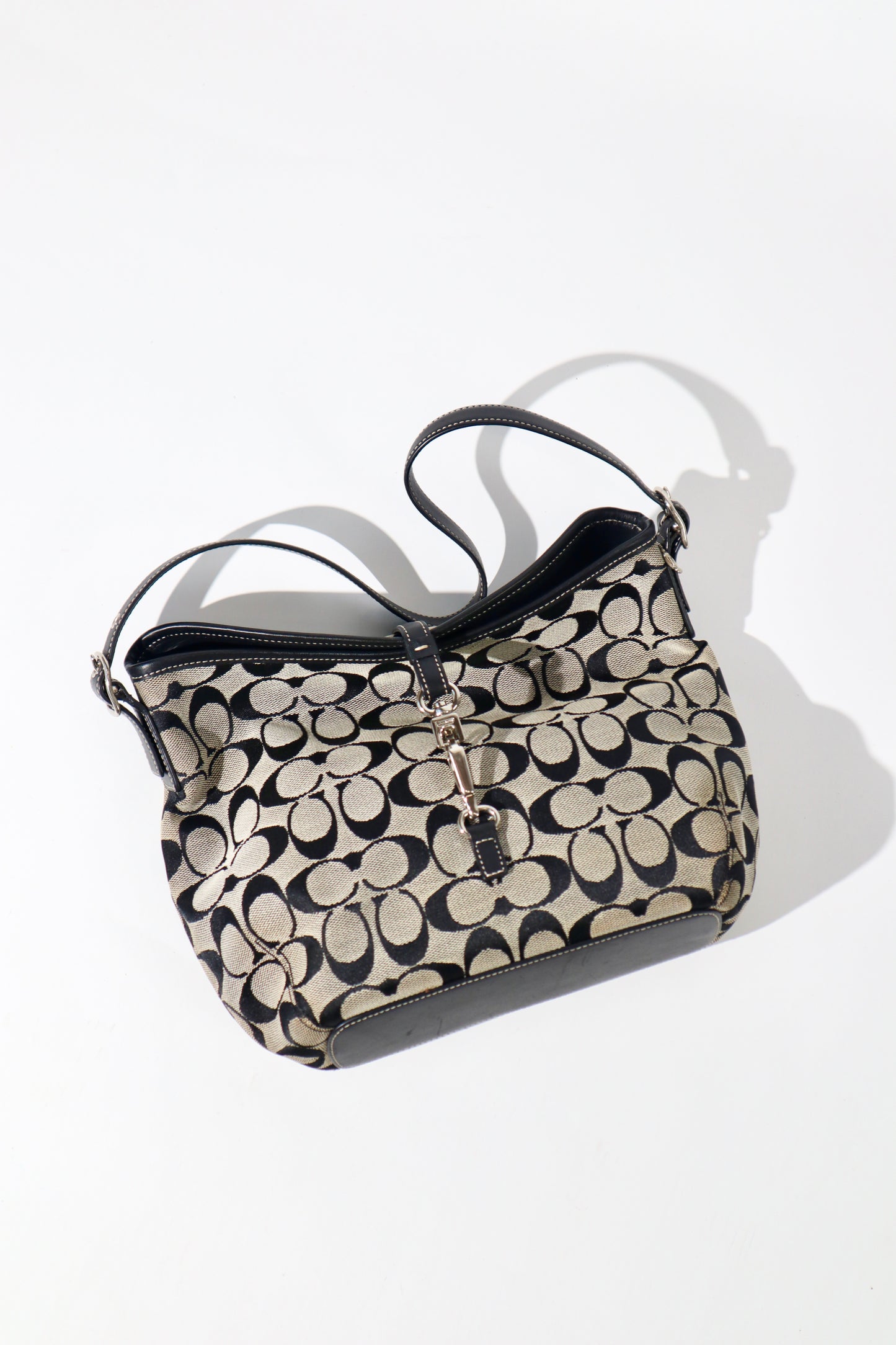 Vintage Coach Signature Hamptons Hobo Shoulder Bag (style 6845)