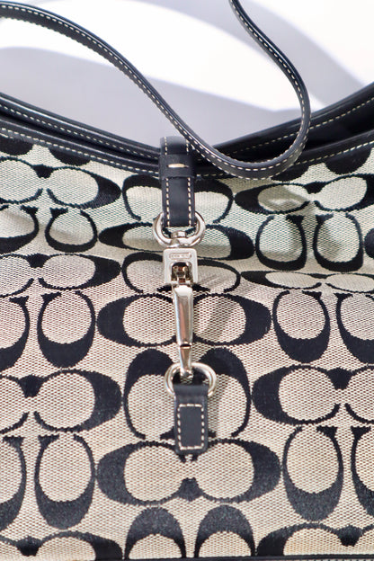 Vintage Coach Signature Hamptons Hobo Shoulder Bag (style 6845)
