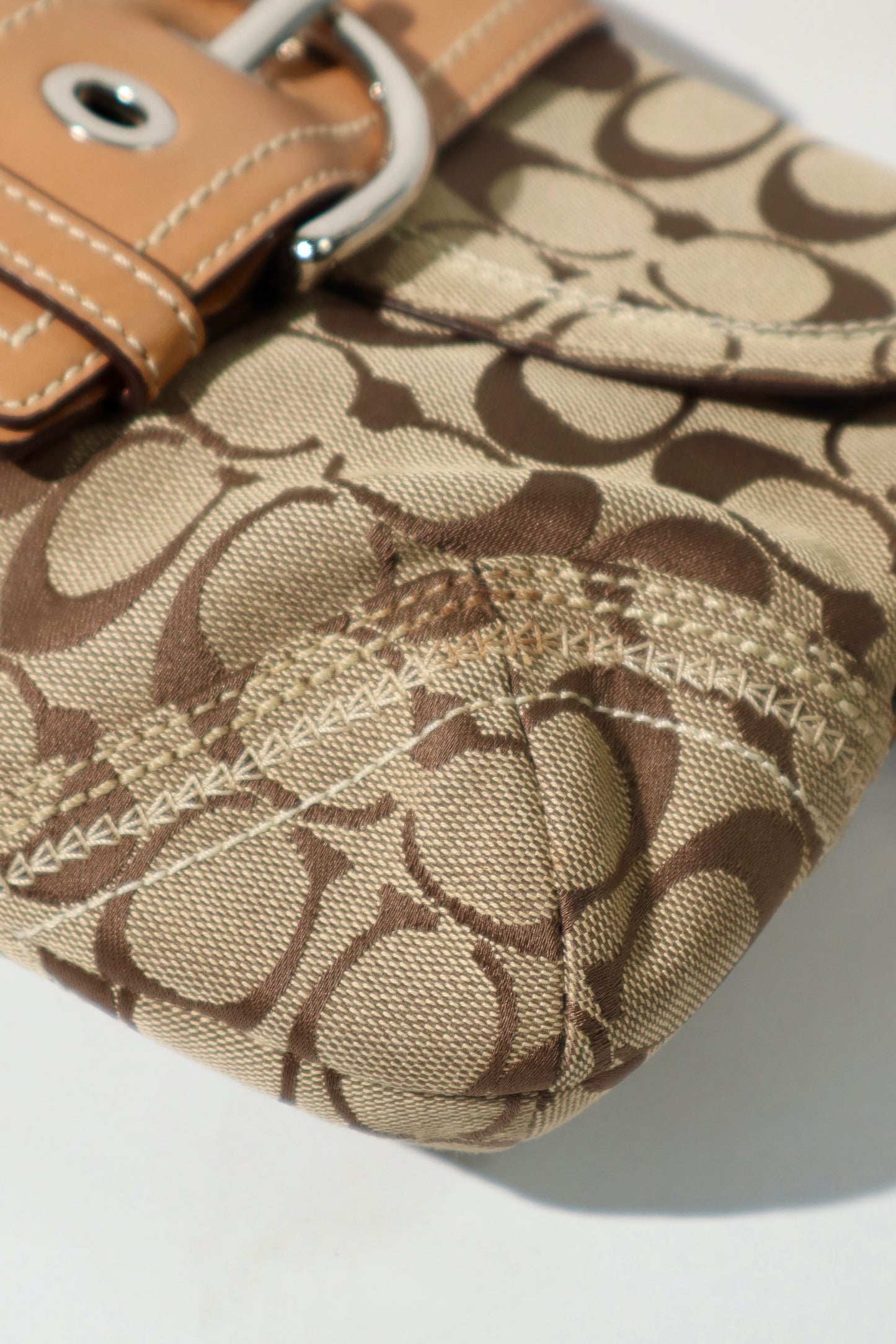 Coach Vintage 2007 Y2K Soho Belt Shoulder Bag in Tan - 100602