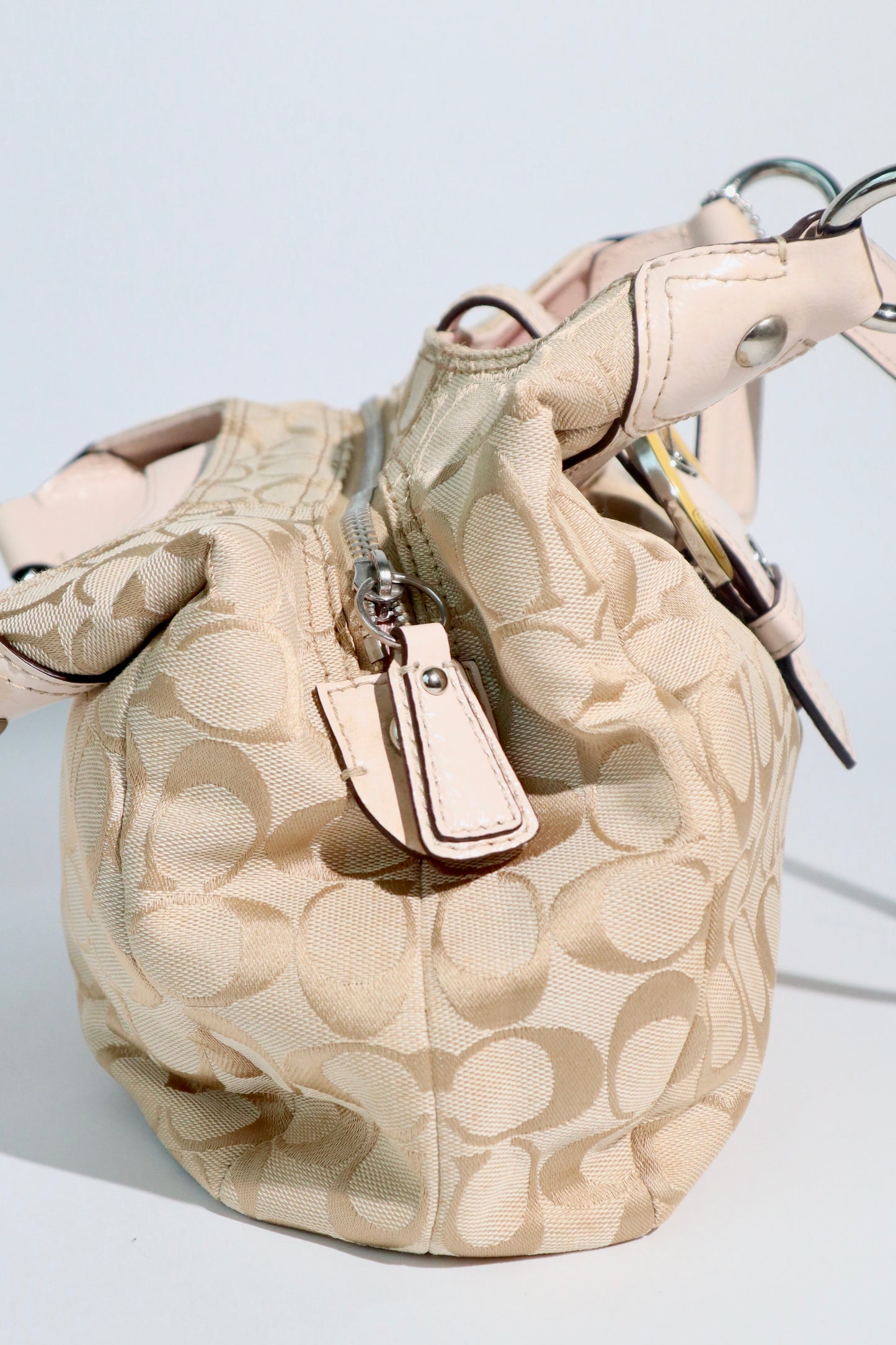 Vintage Coach Soho Shoulder Bag in with Pink Leather Trim (F17094)