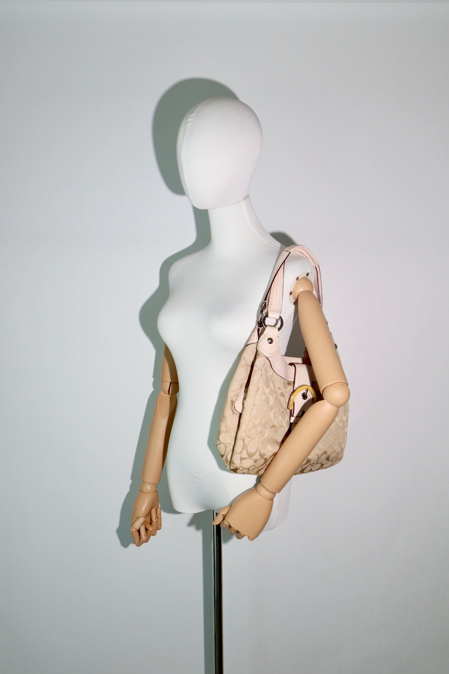 Vintage Coach Soho Shoulder Bag in with Pink Leather Trim (F17094)
