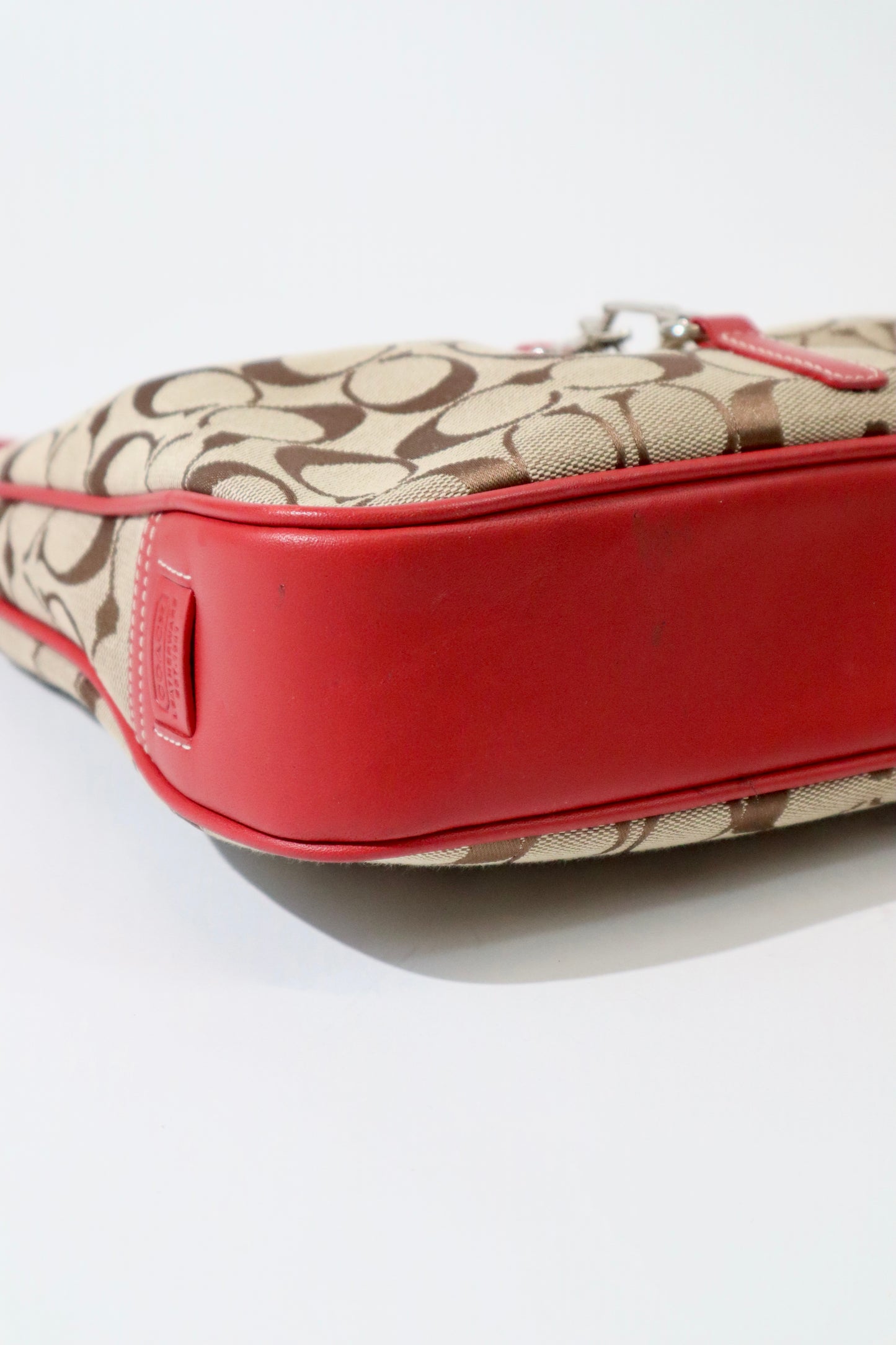 Vintage Coach Hampton Clip Shoulder Bag in Red (6091)