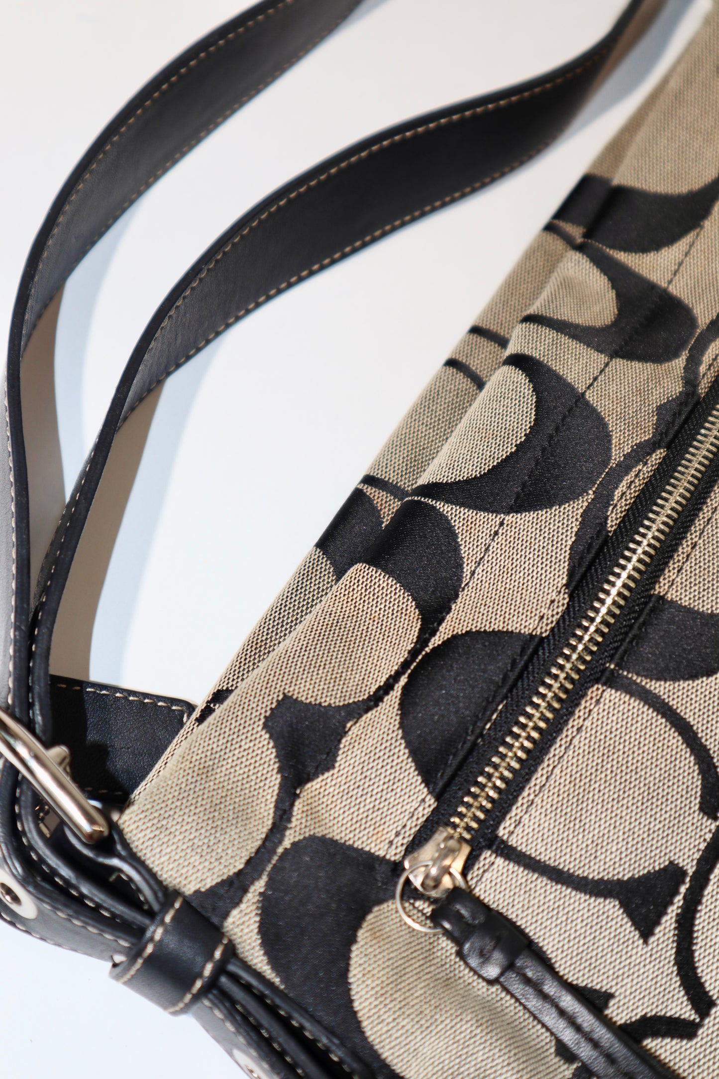 Coach Signature Canvas Large Crossbody Bag in Black/Grey (F15067)