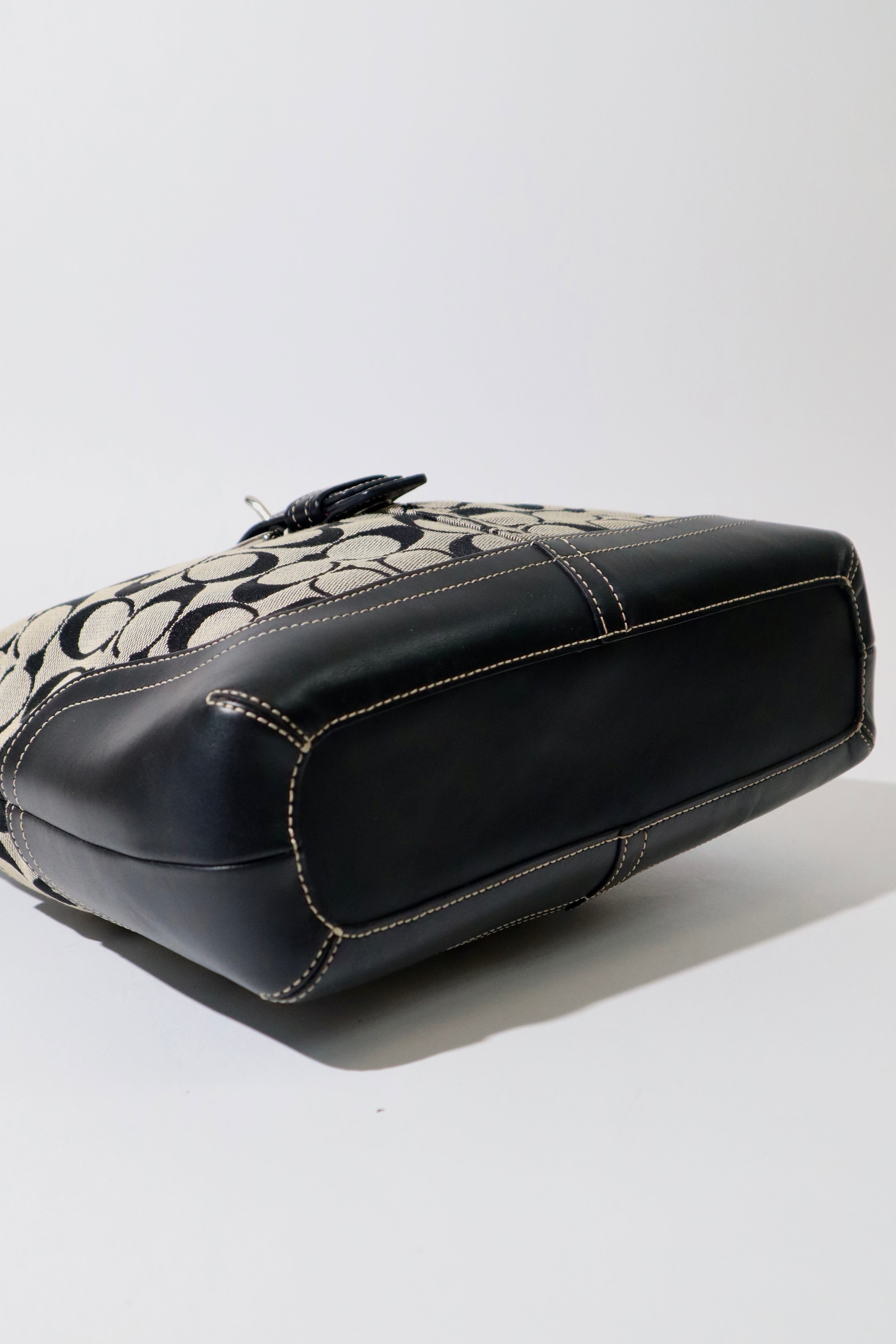 Vintage Coach Soho Shoulder Bag – Black/Grey – Style 6824 – Girl