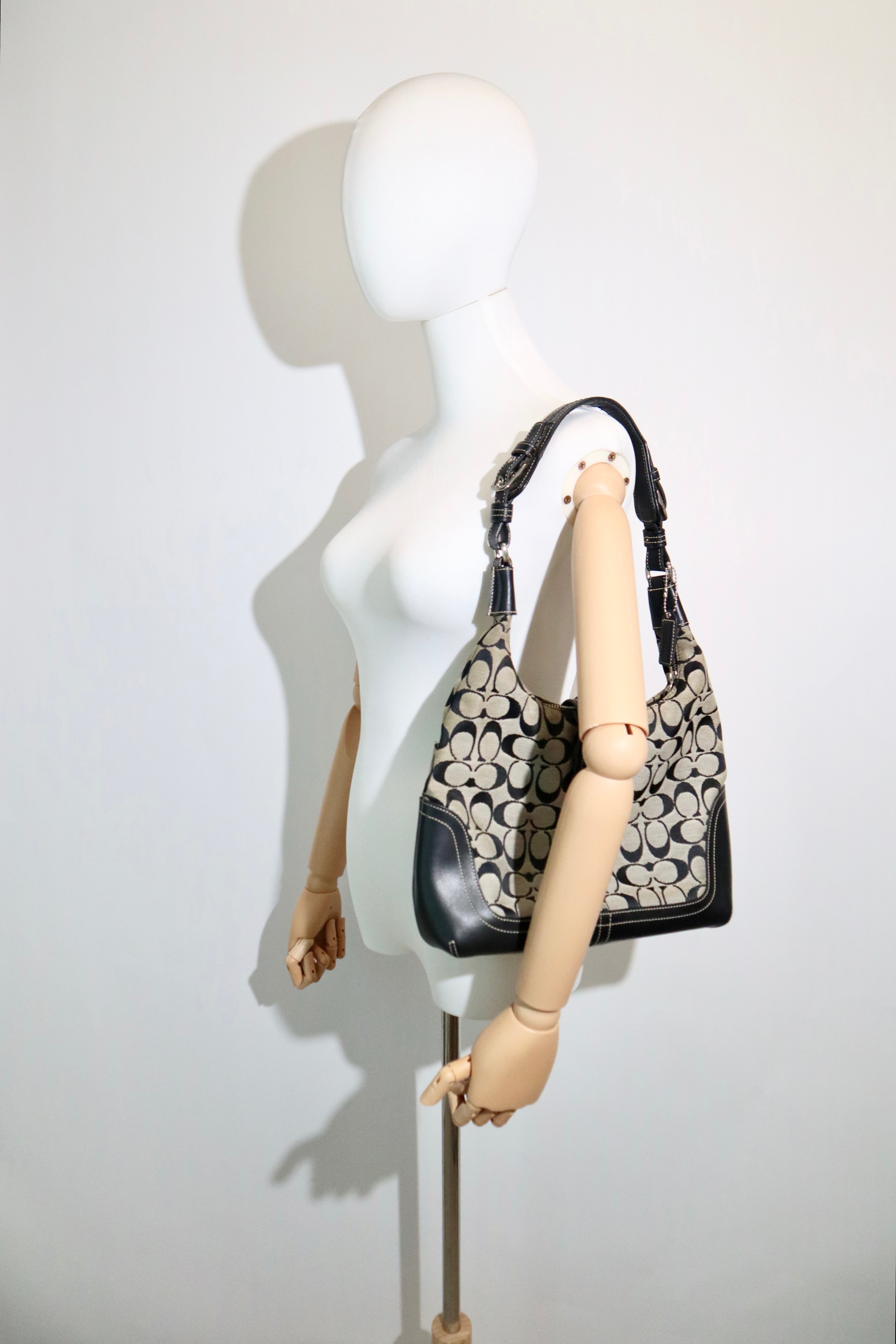 Vintage Coach Soho Shoulder Bag – Black/Grey – Style 6824 – Girl