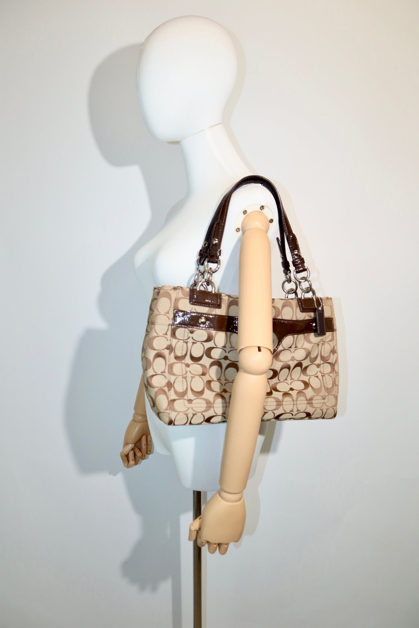 Vintage Coach Turnlock Tote Shoulder Bag (F16540) – Signature Canvas & Brown Leather