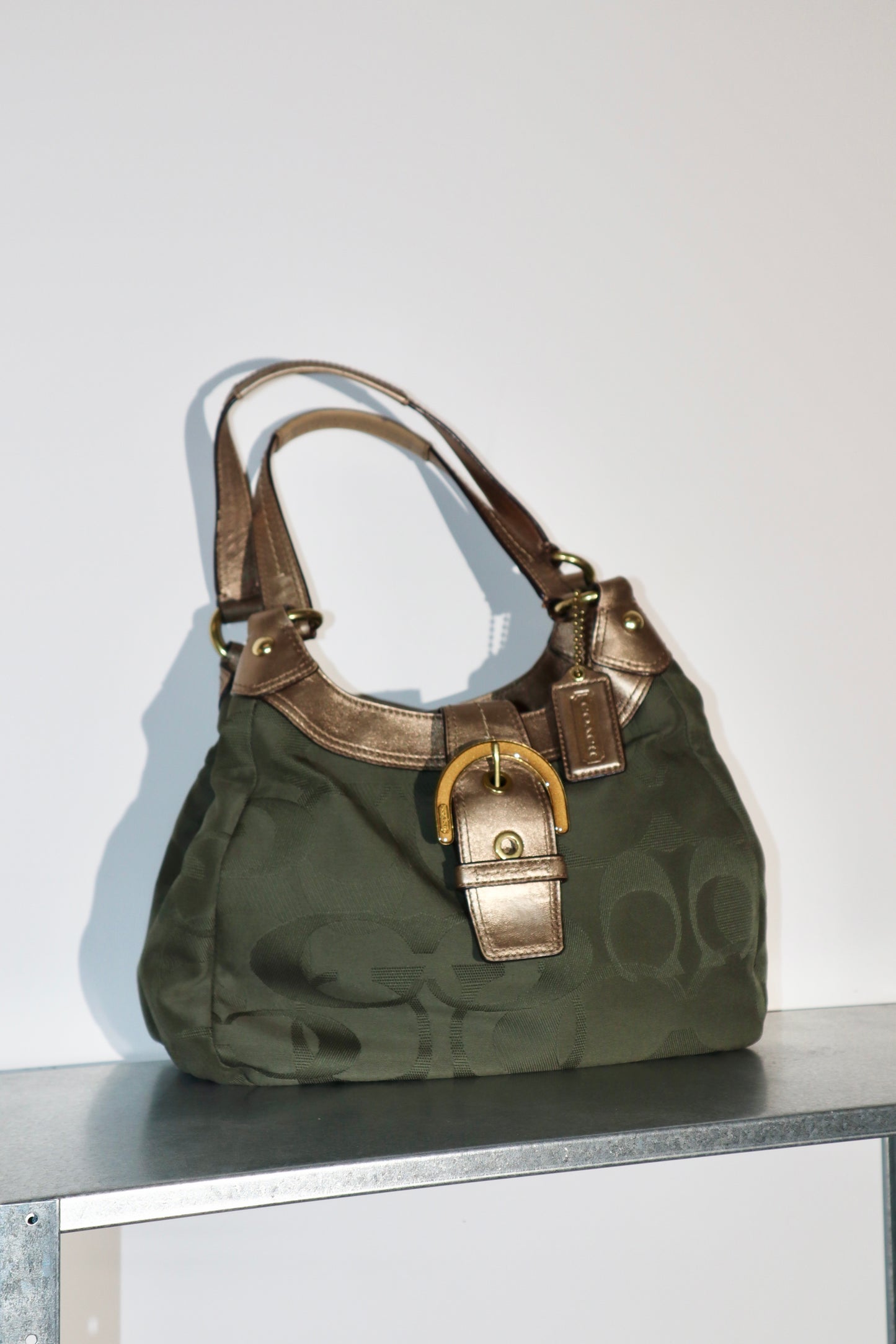 Coach Medium Soho Signature Hobo in Kirschrot (F17094)