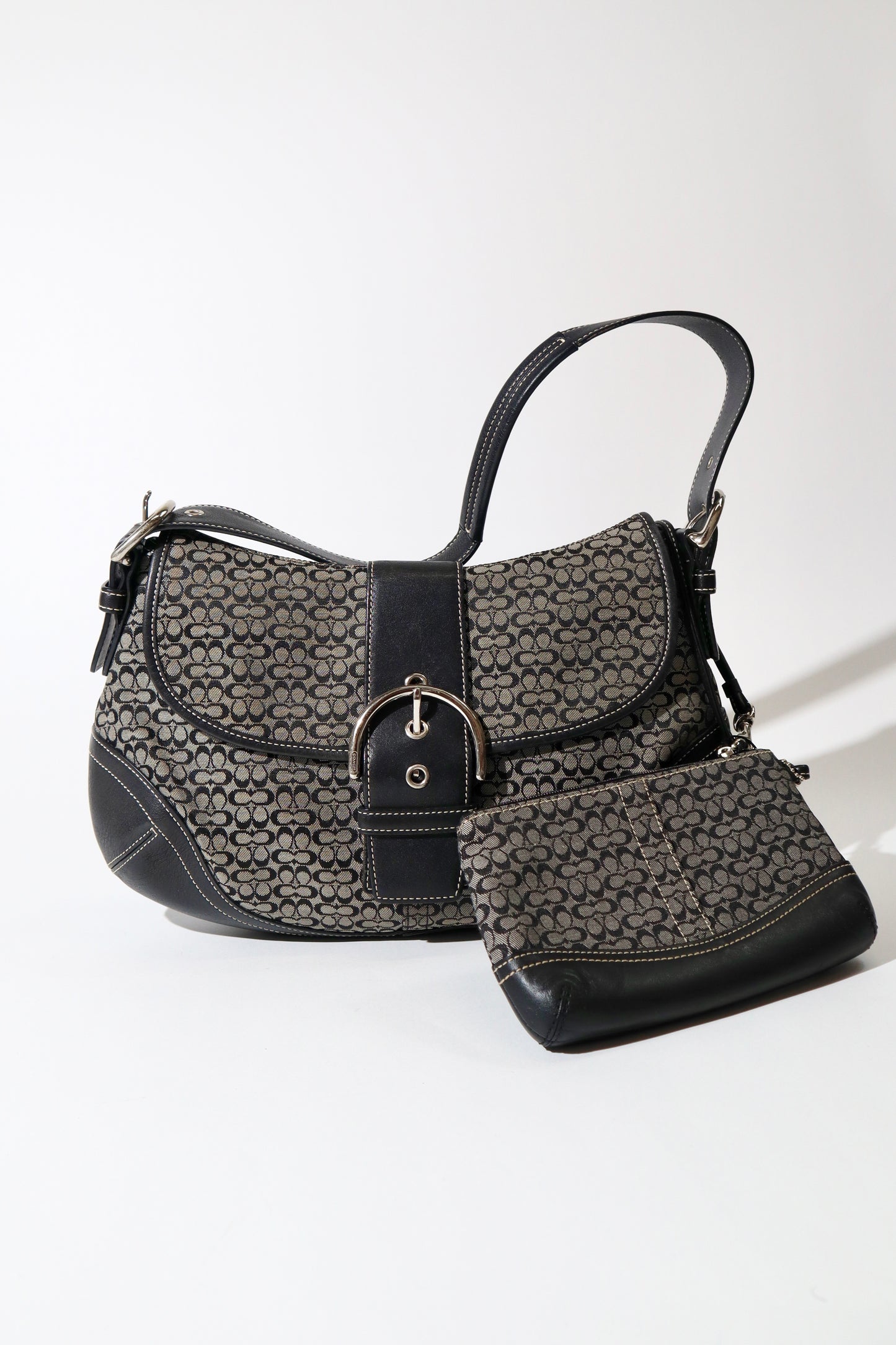Vintage Coach 2005 Signature Soho weiße Gürtel Schultertasche