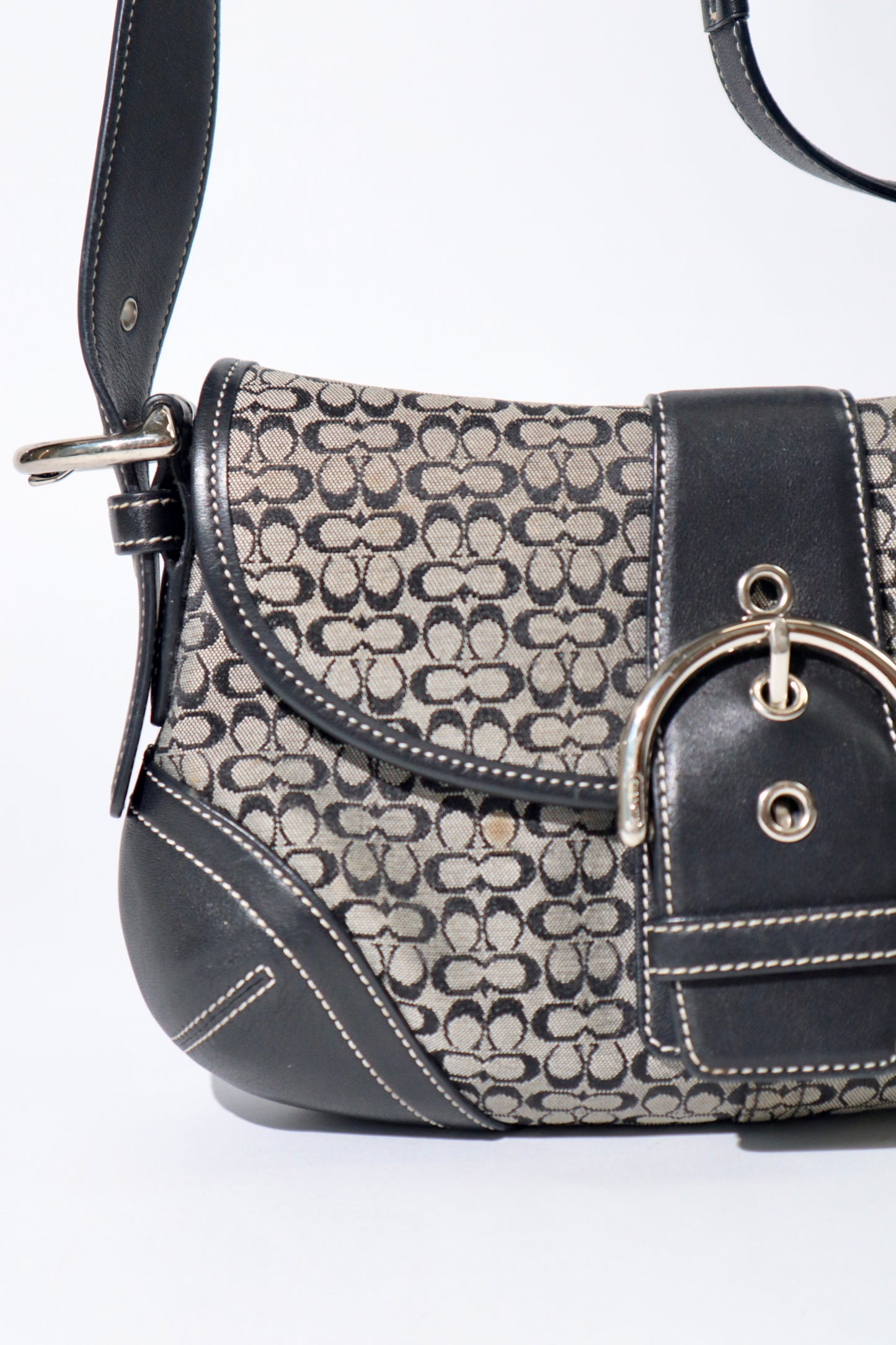 Vintage Coach 2005 Signature Soho weiße Gürtel Schultertasche