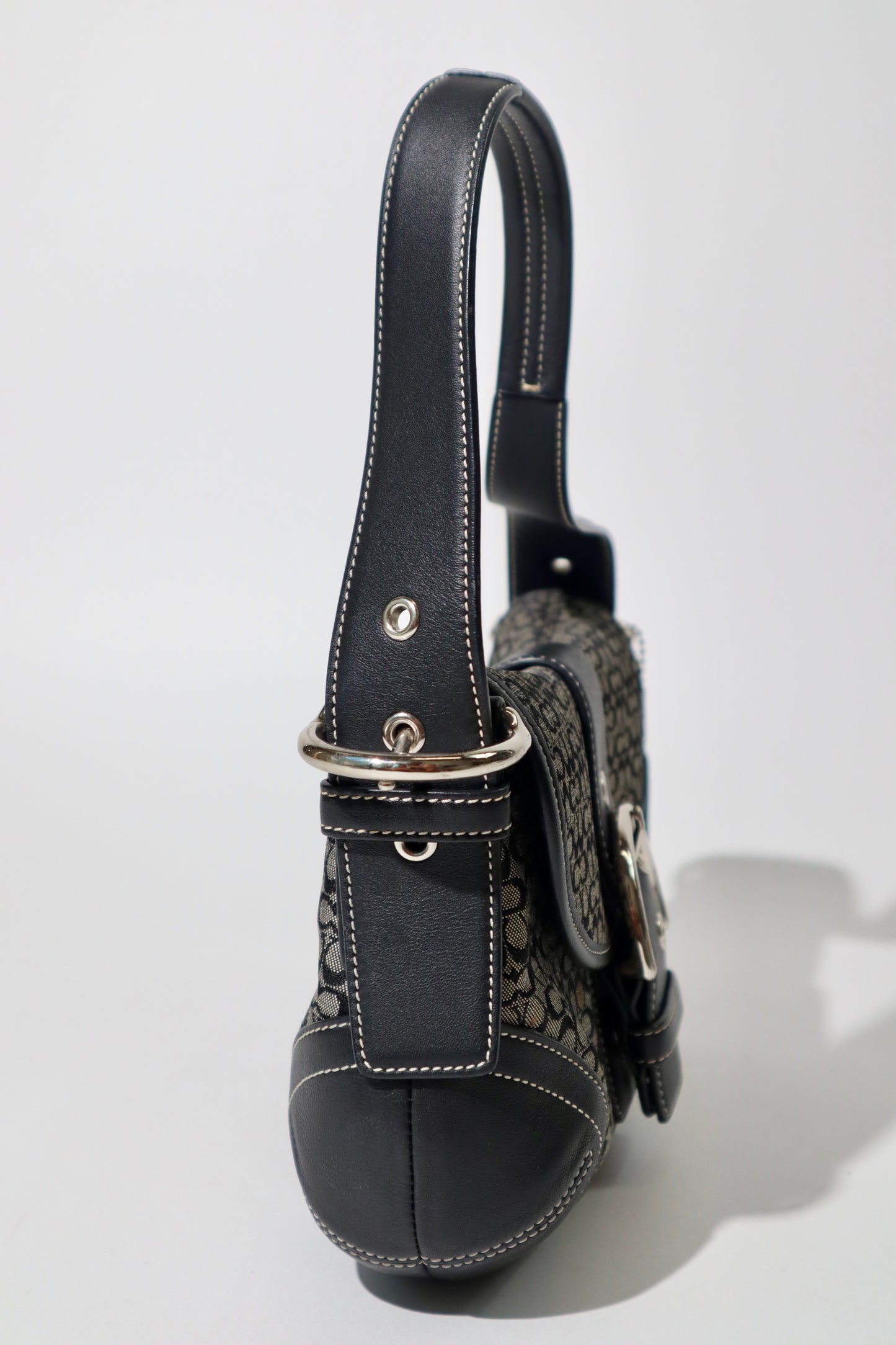 Vintage Coach 2005 Signature Soho weiße Gürtel Schultertasche