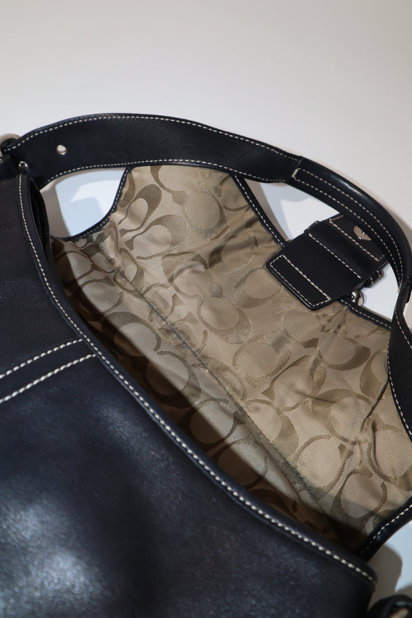 Vintage Coach 2005 Signature Soho weiße Gürtel Schultertasche
