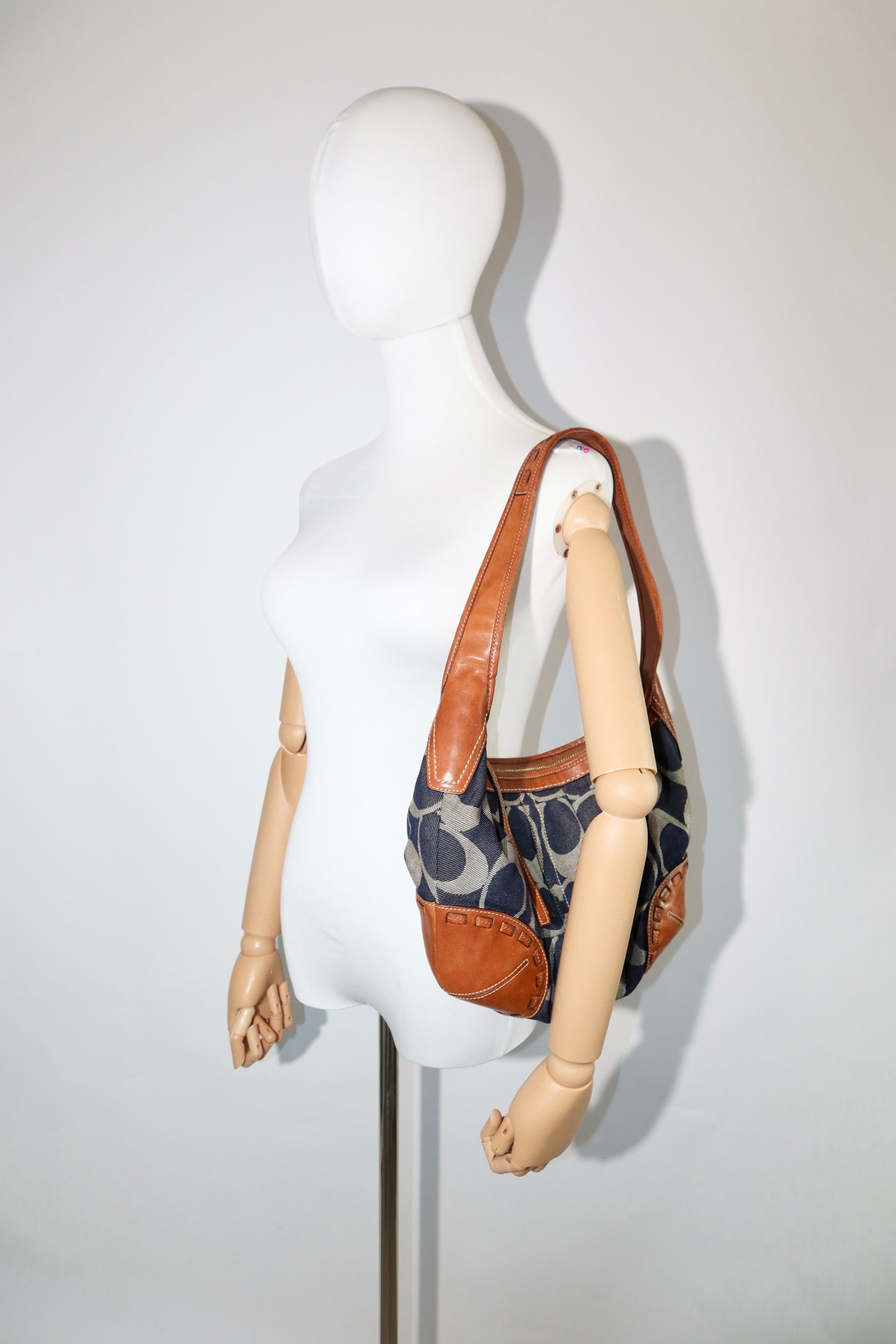 Coach Ergo aus Monogram Denim mit braunen Lederbesätzen – 12750