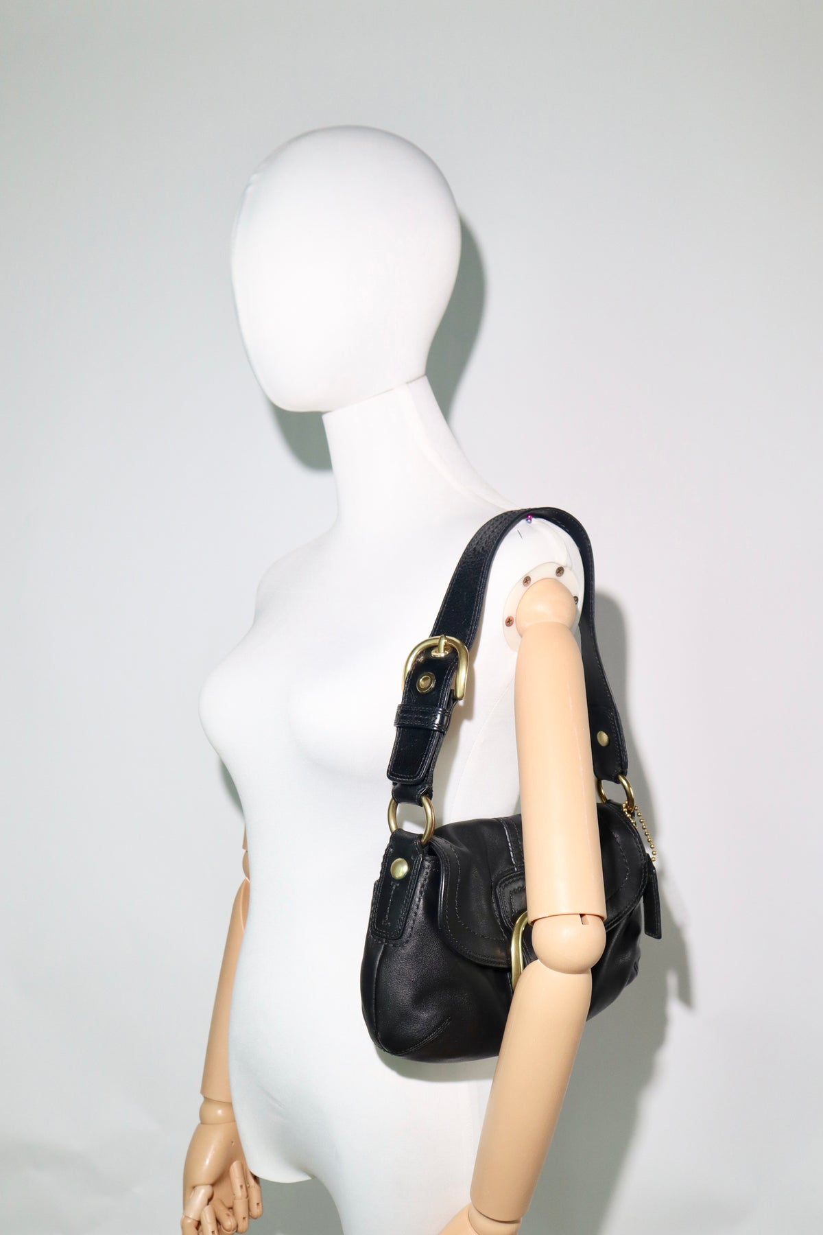 Coach Soho 2007 Black Leather Shoulder Bag – Gold Hardware