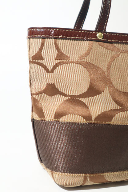 Coach Madeline Mini Tote in Braun mit goldfarbenem Drehverschluss – F12463