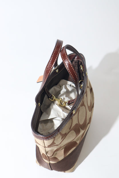 Coach Madeline Mini Tote in Braun mit goldfarbenem Drehverschluss – F12463